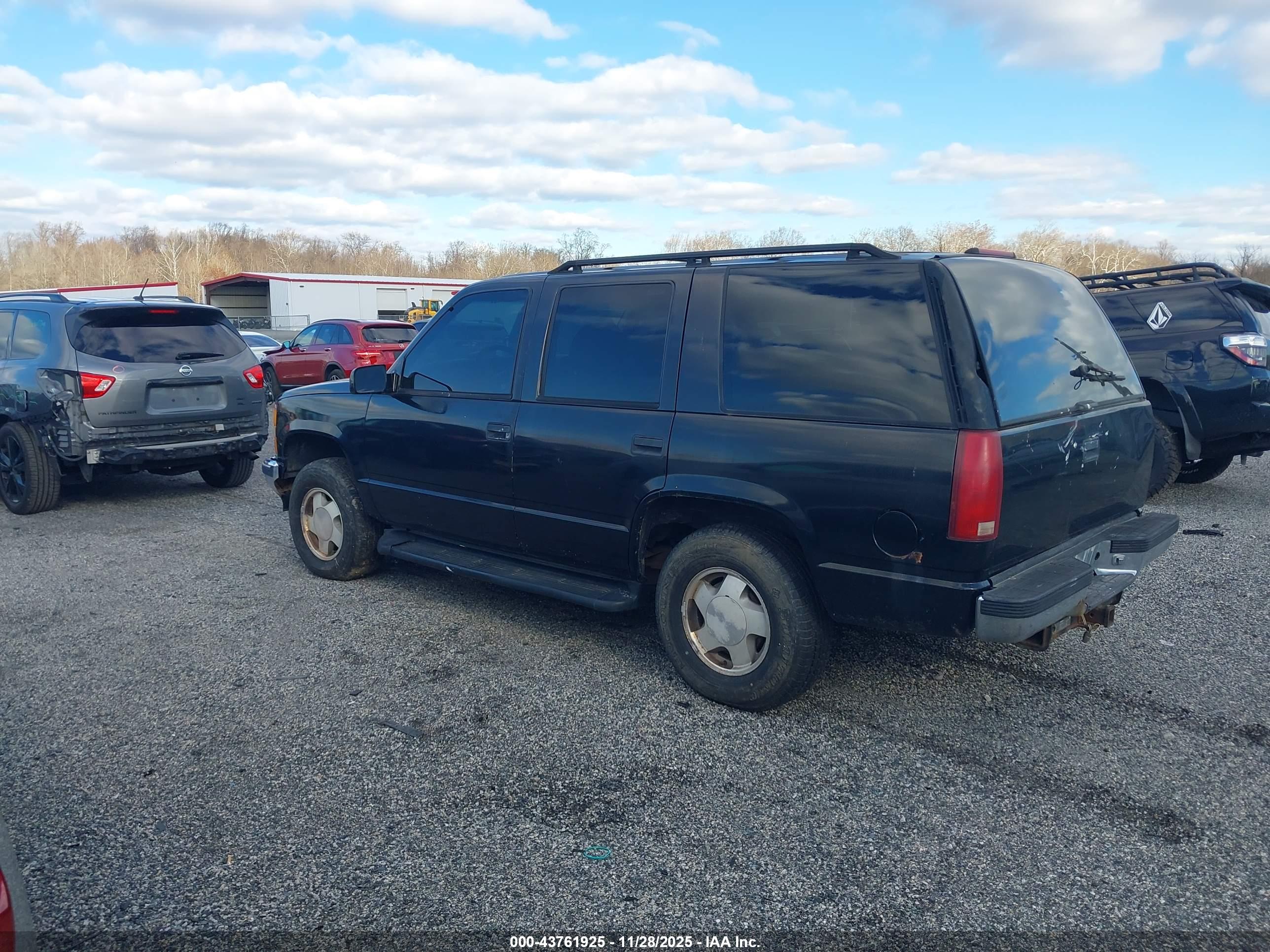 CHEVROLET TAHOE image 3