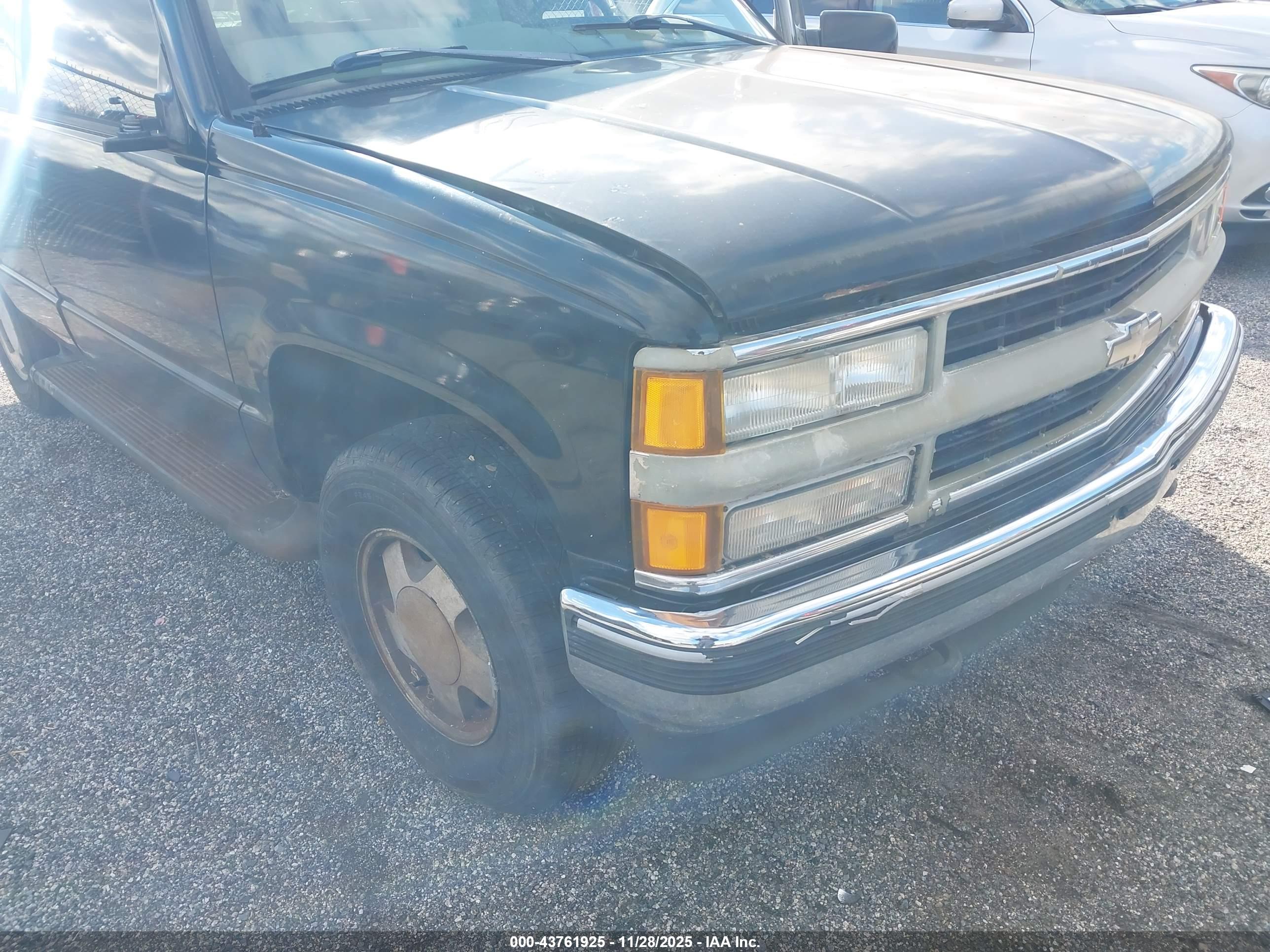 CHEVROLET TAHOE image 6