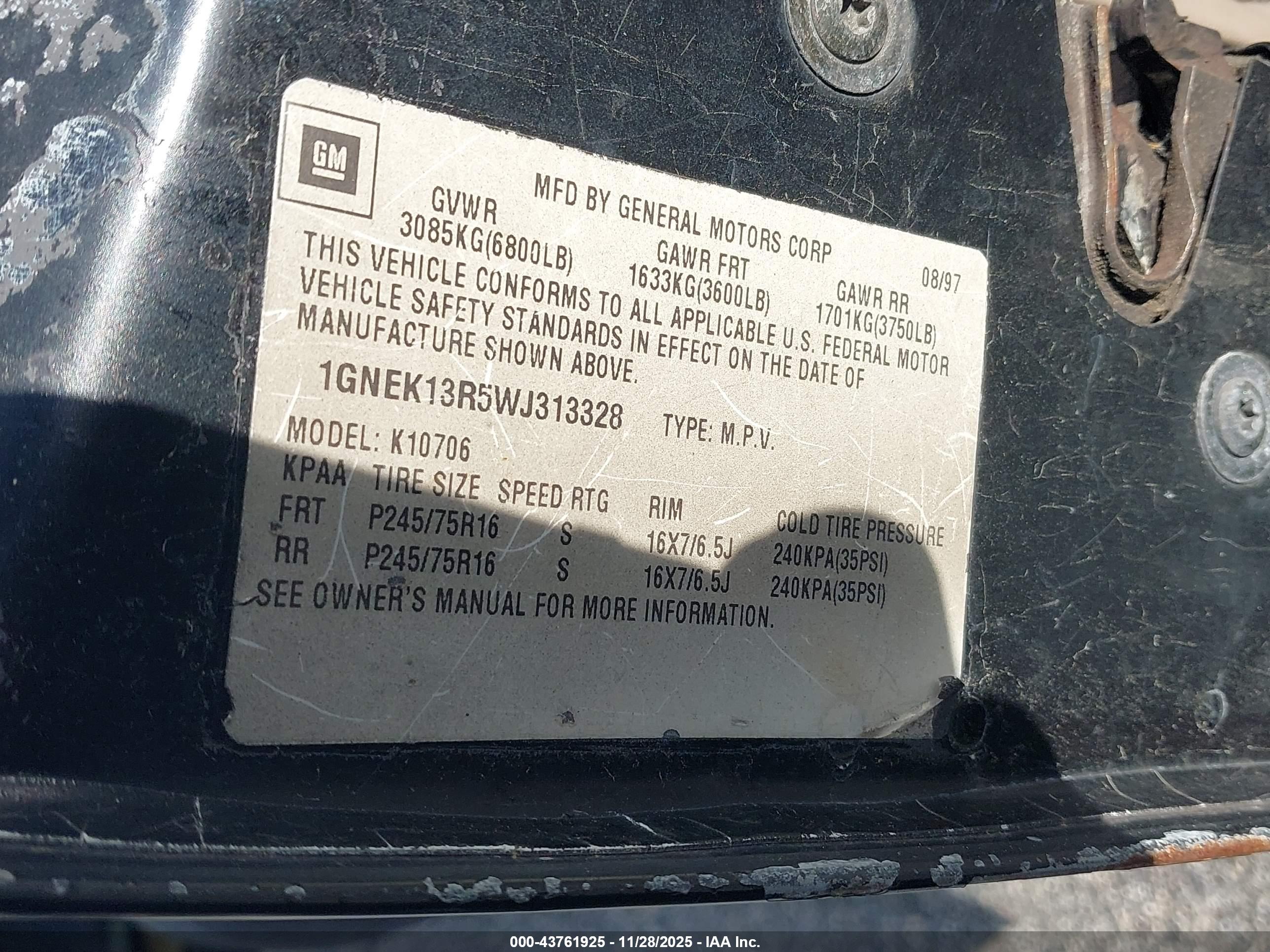 CHEVROLET TAHOE image 9