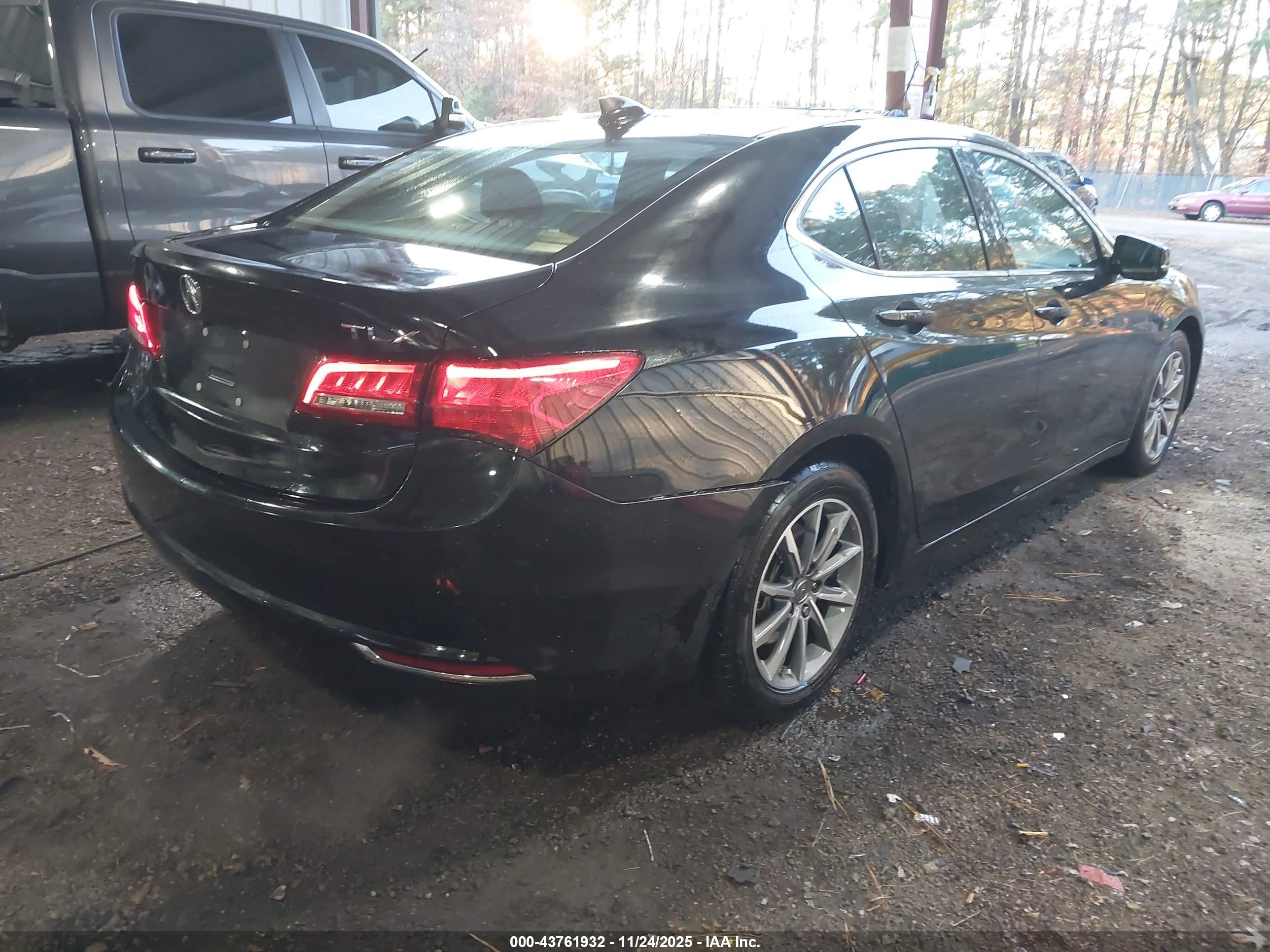 ACURA TLX image 4