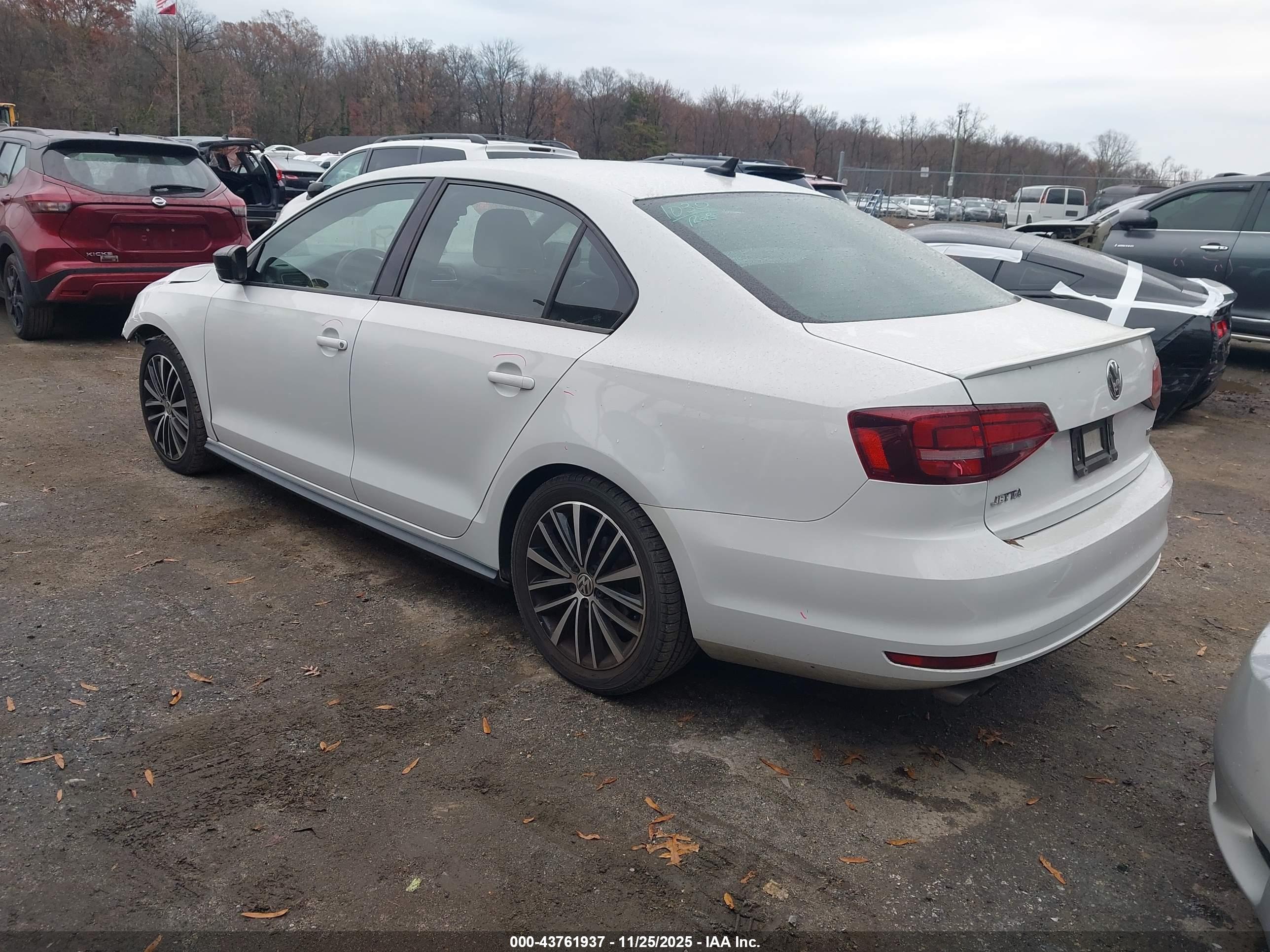 VOLKSWAGEN JETTA image 3
