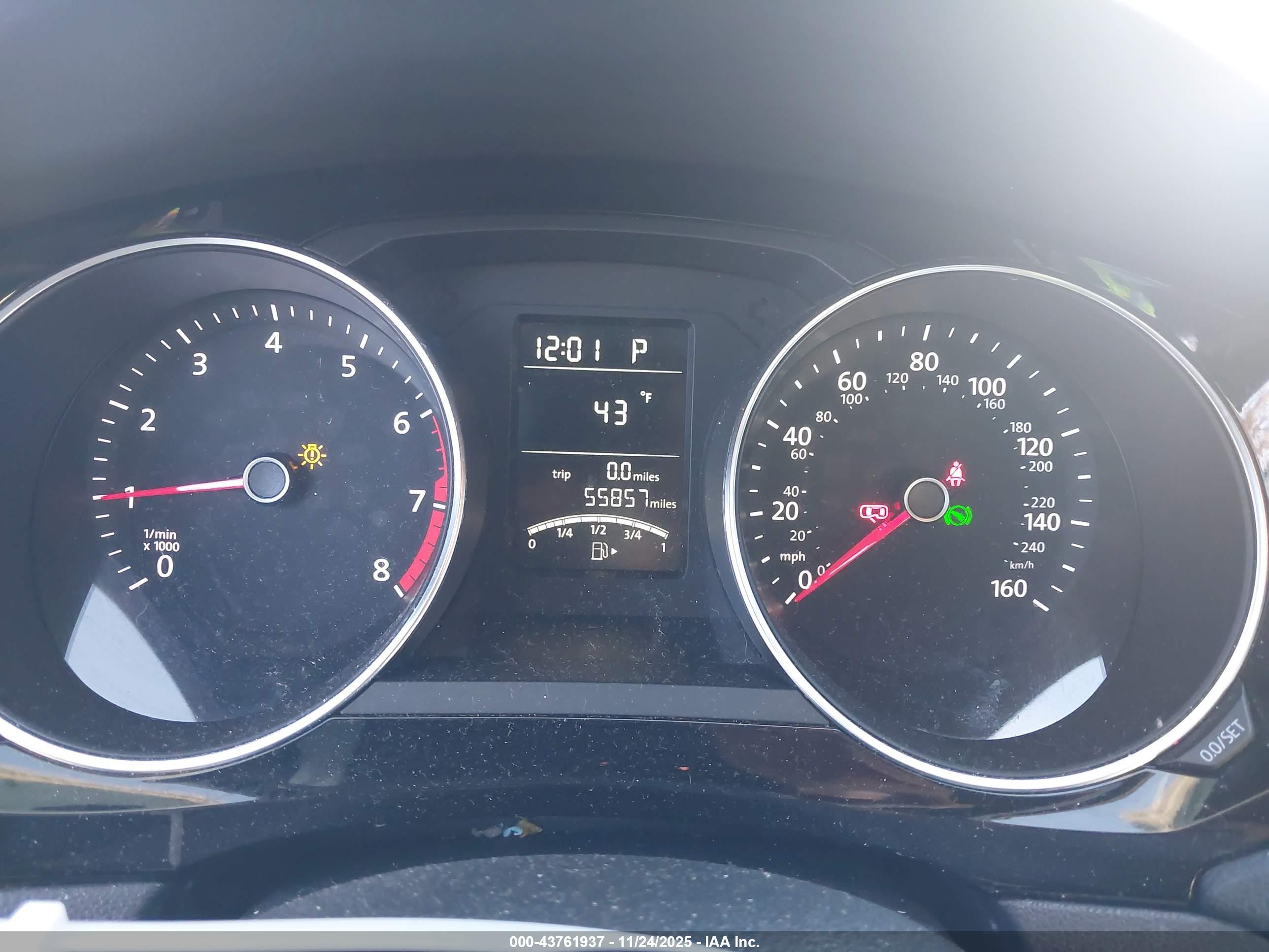 VOLKSWAGEN JETTA image 7