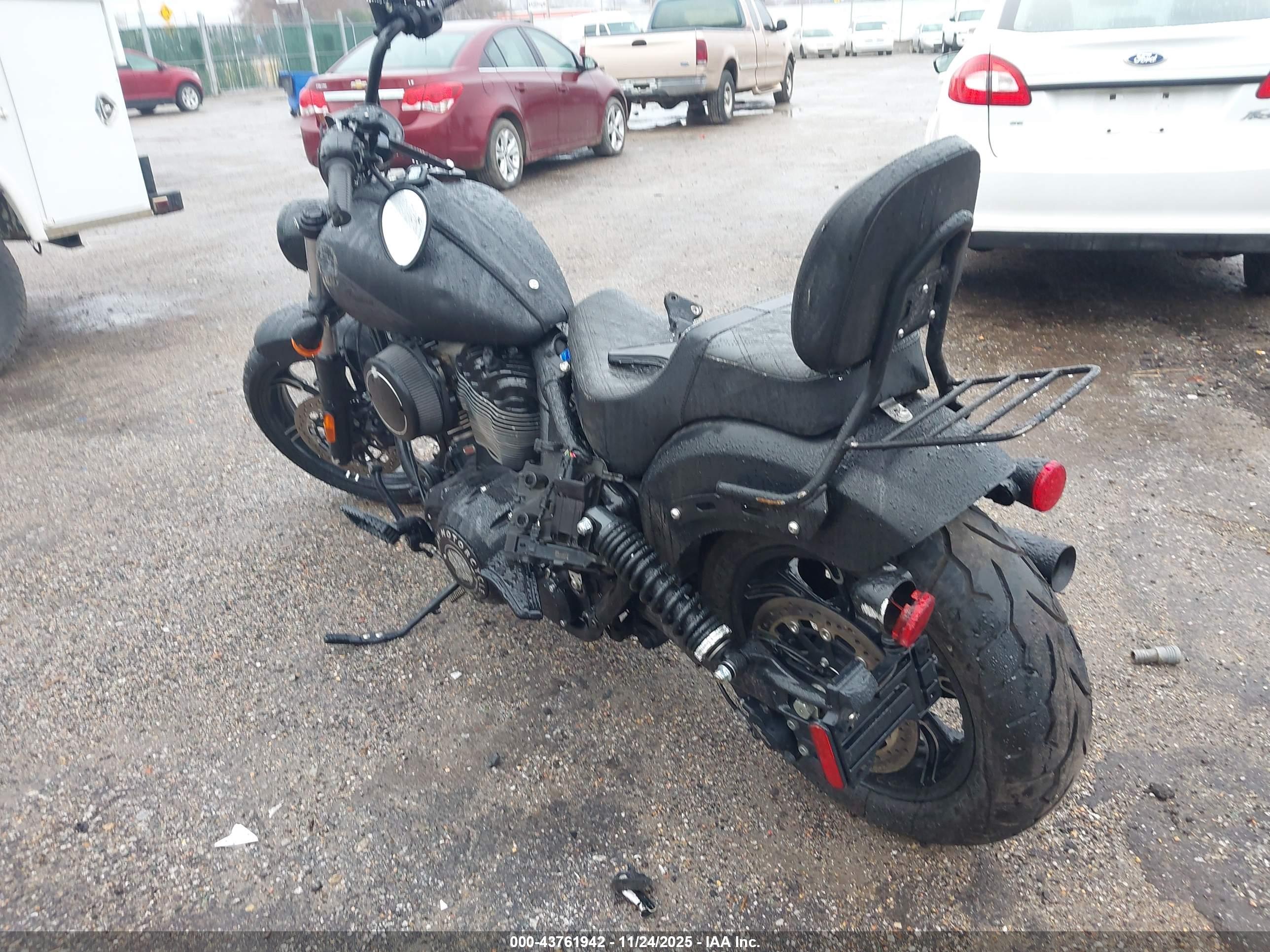 INDIAN MOTORCYCLE image 3