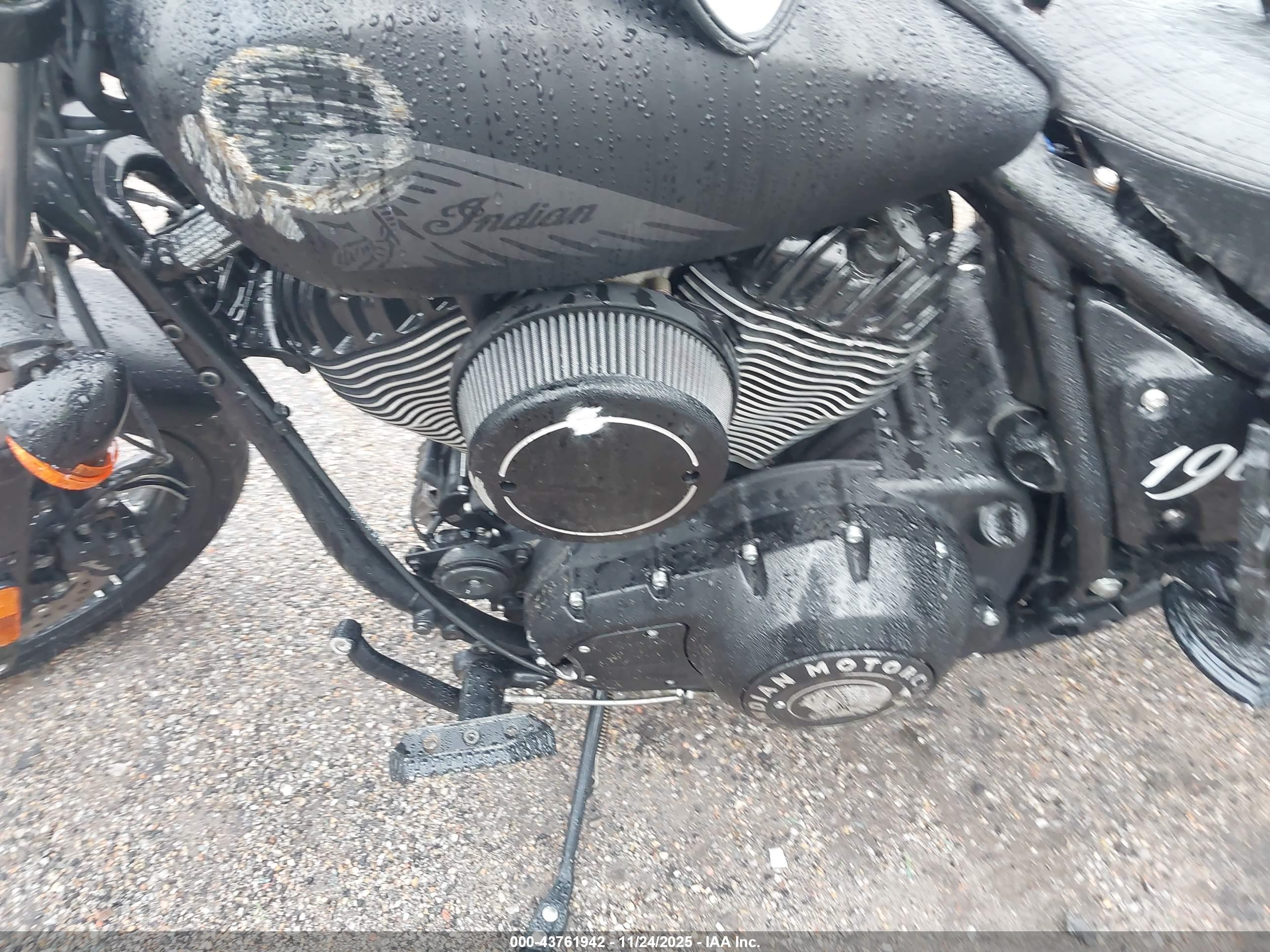 INDIAN MOTORCYCLE image 9