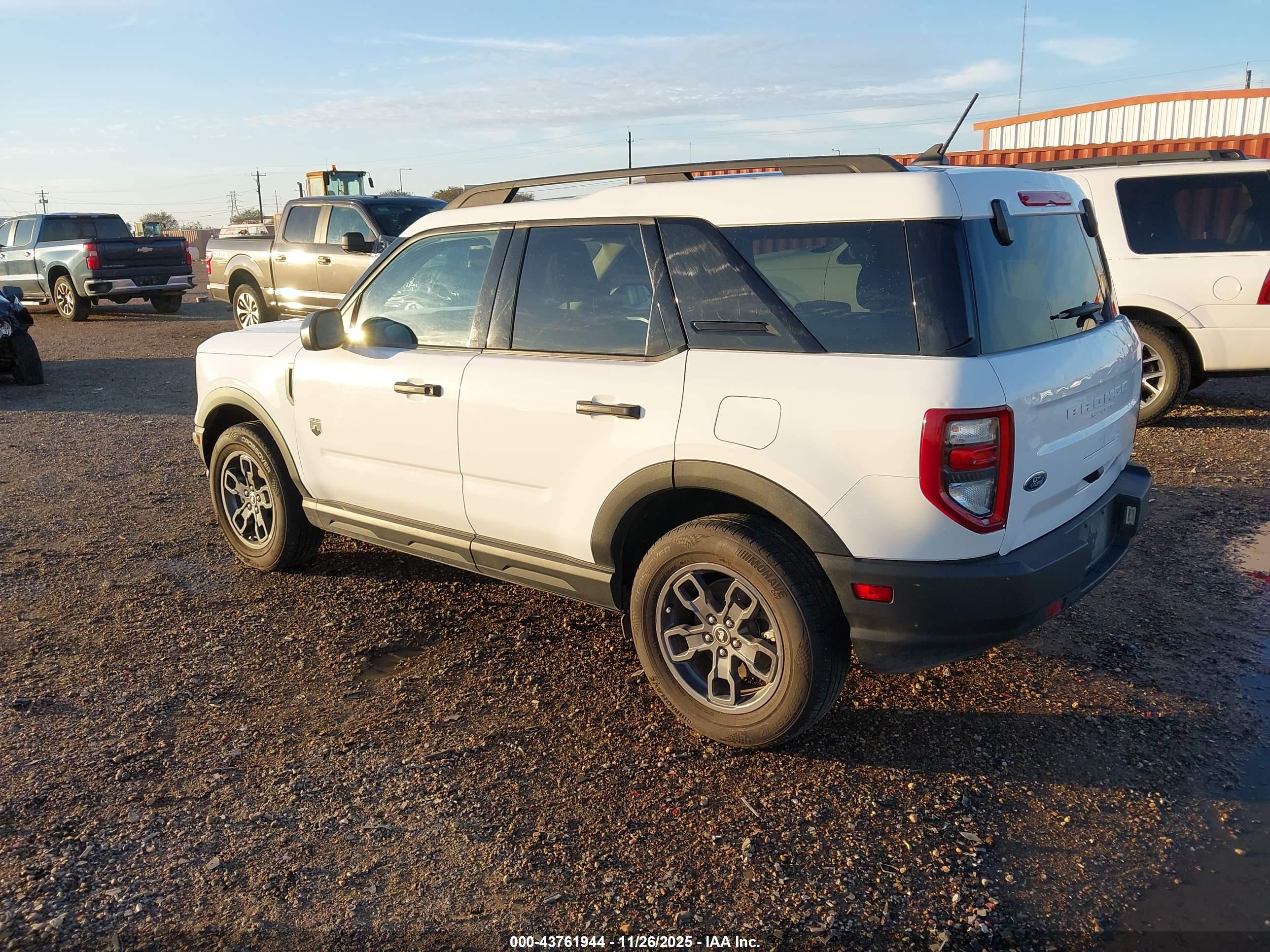 FORD BRONCO image 3