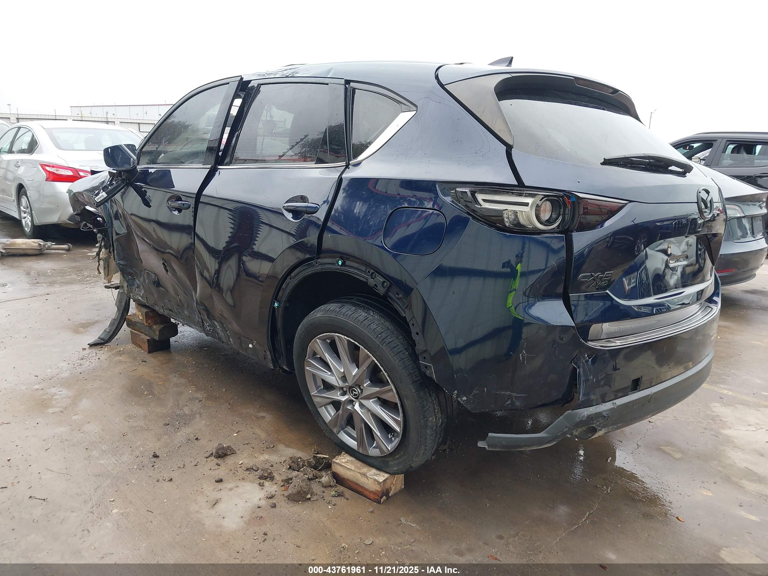 MAZDA CX-5 image 3