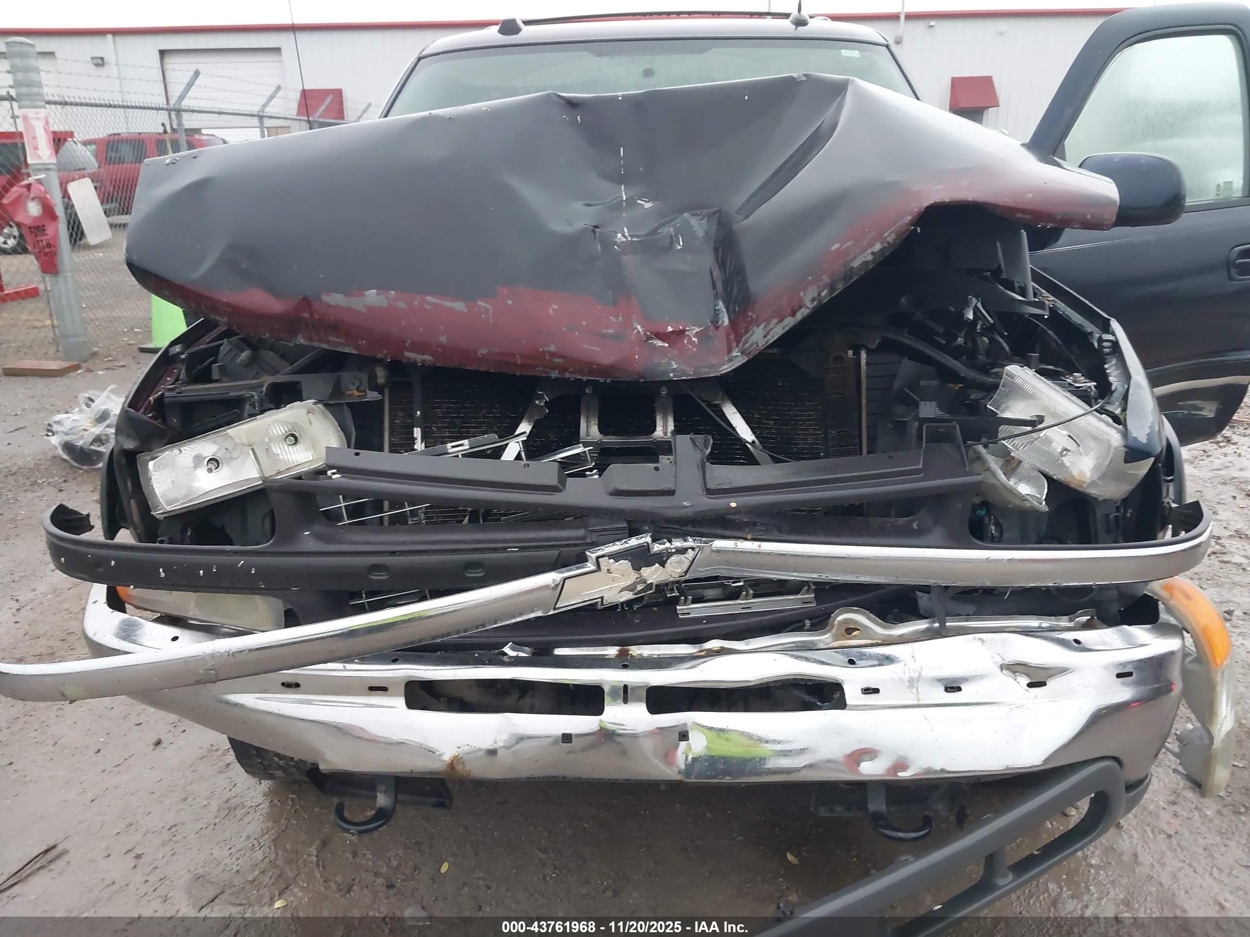 CHEVROLET TAHOE image 6