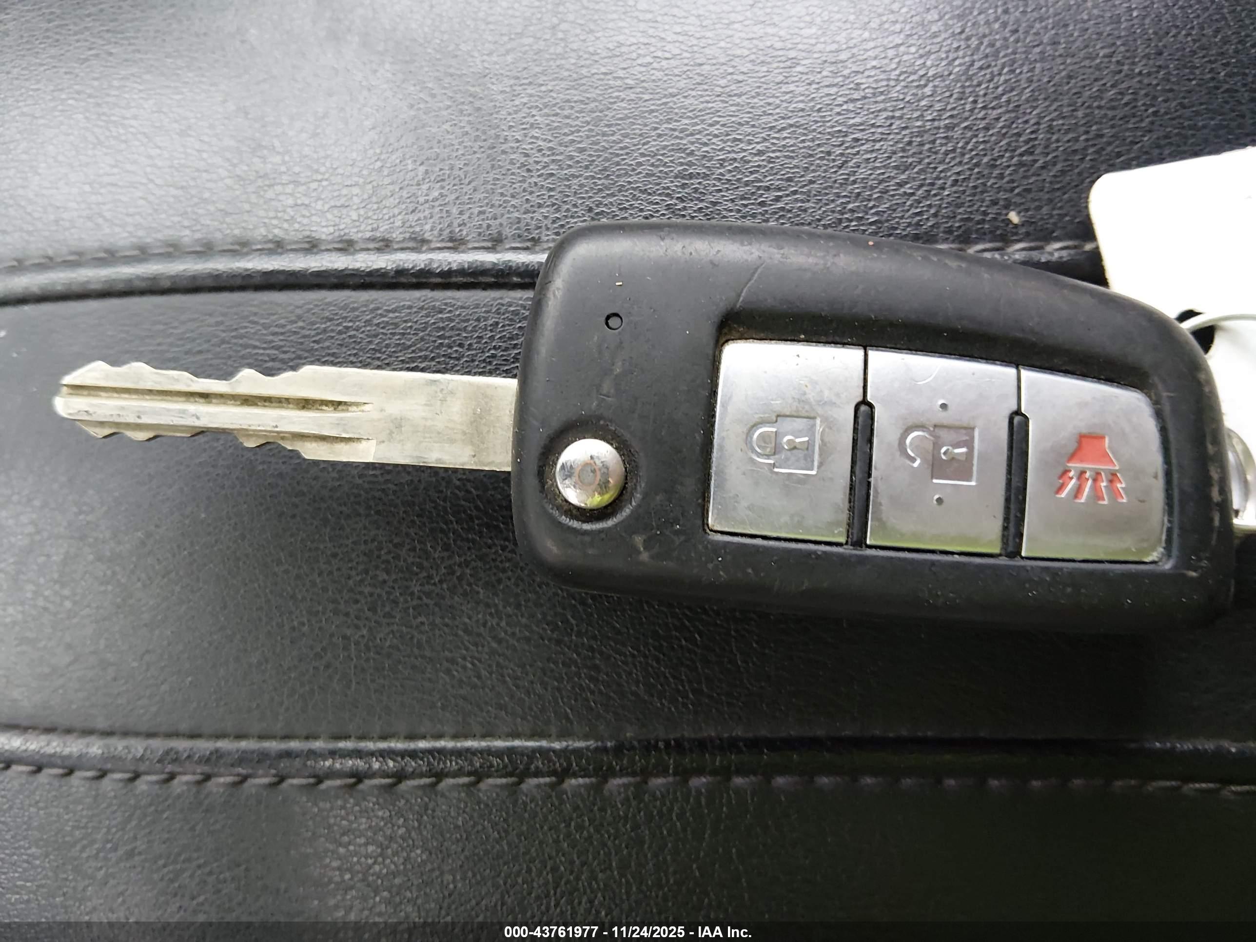 NISSAN ROGUE image 11