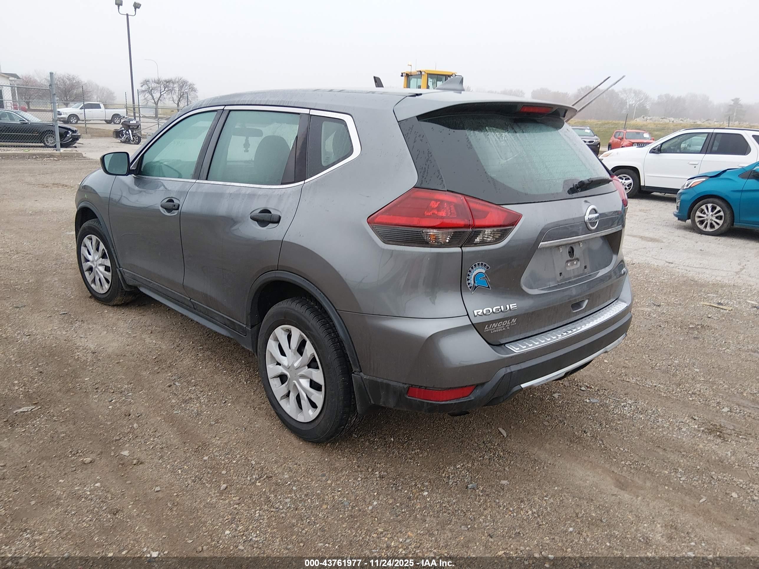 NISSAN ROGUE image 3
