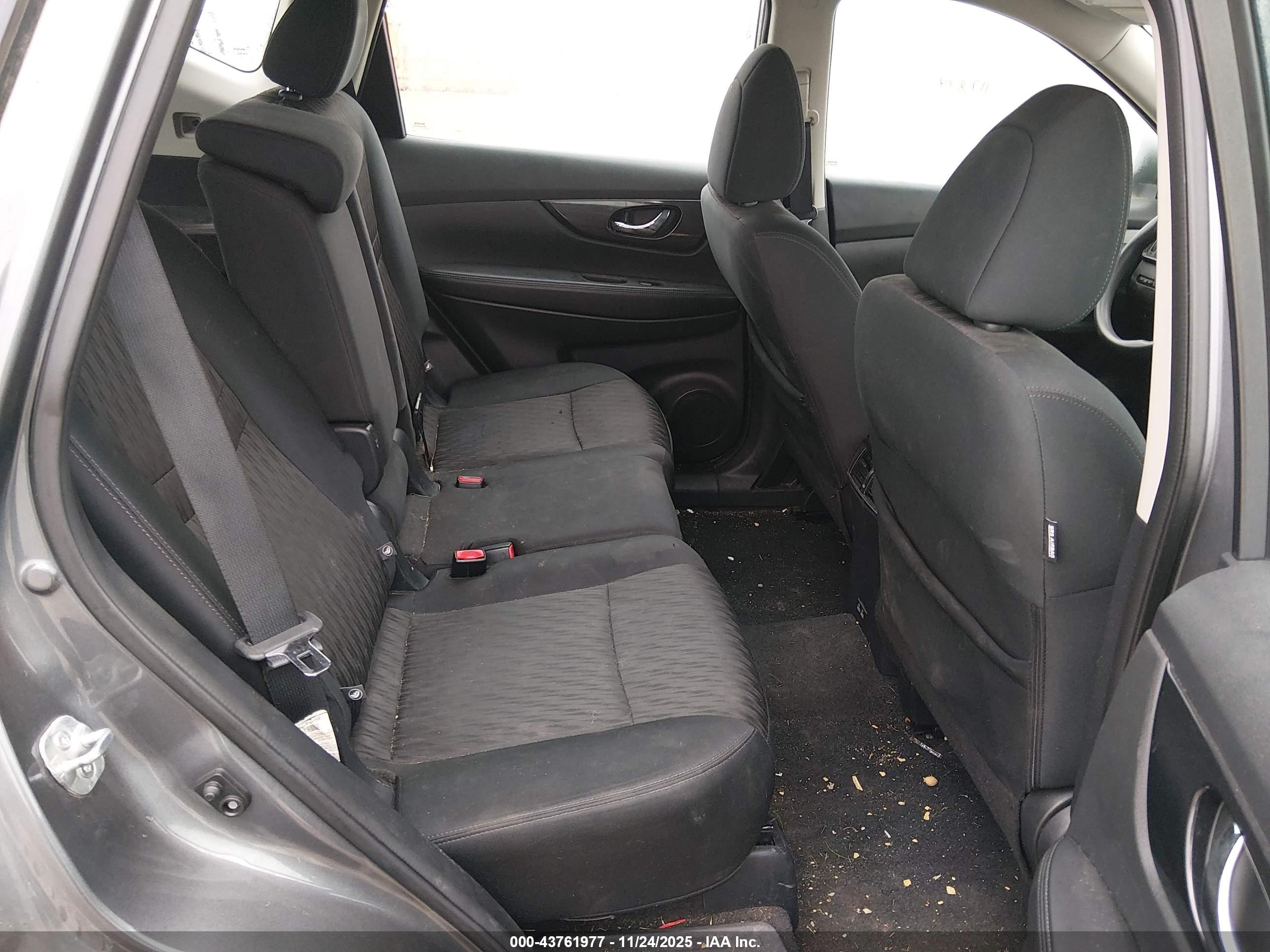 NISSAN ROGUE image 8