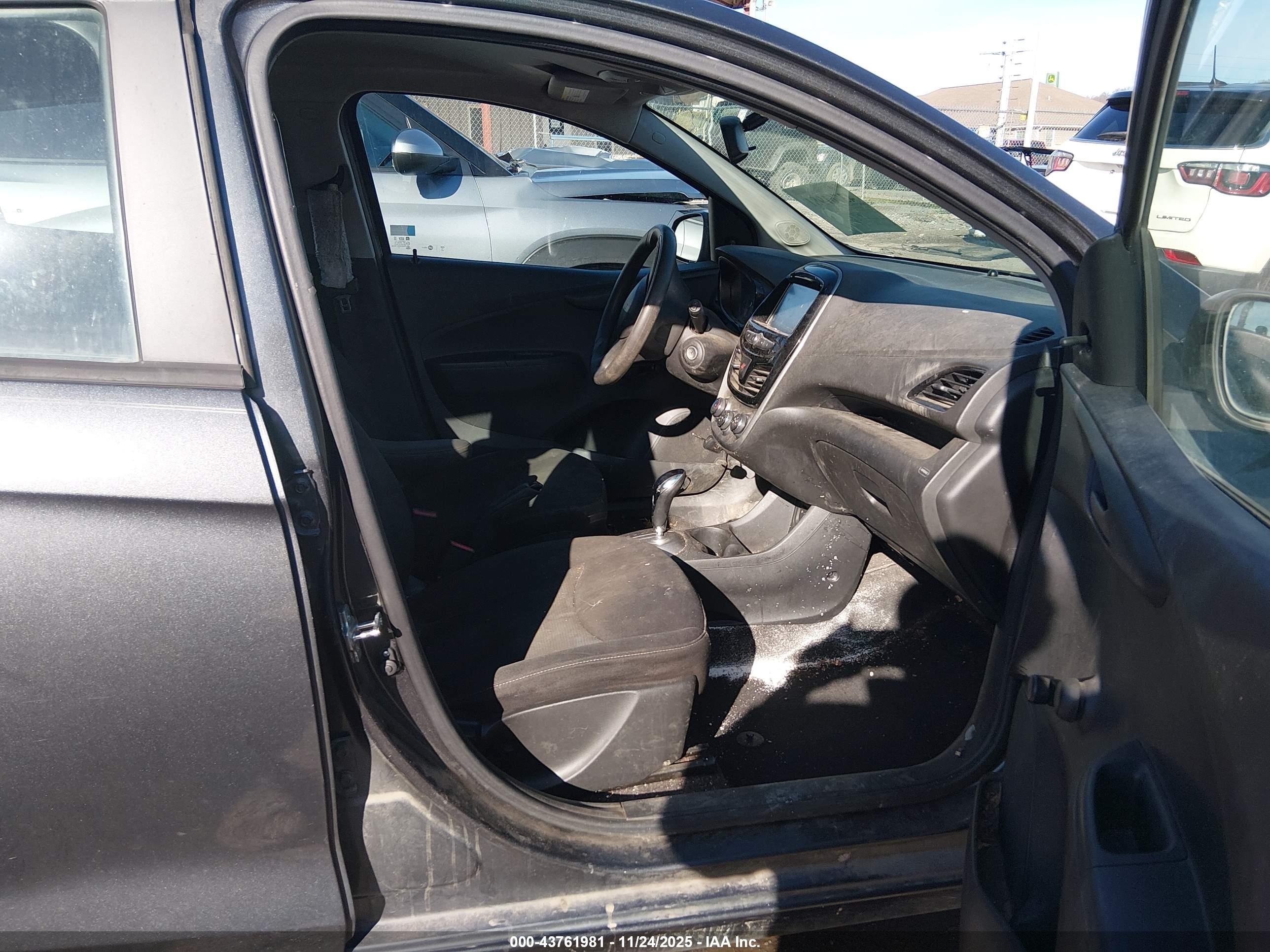 CHEVROLET SPARK image 5