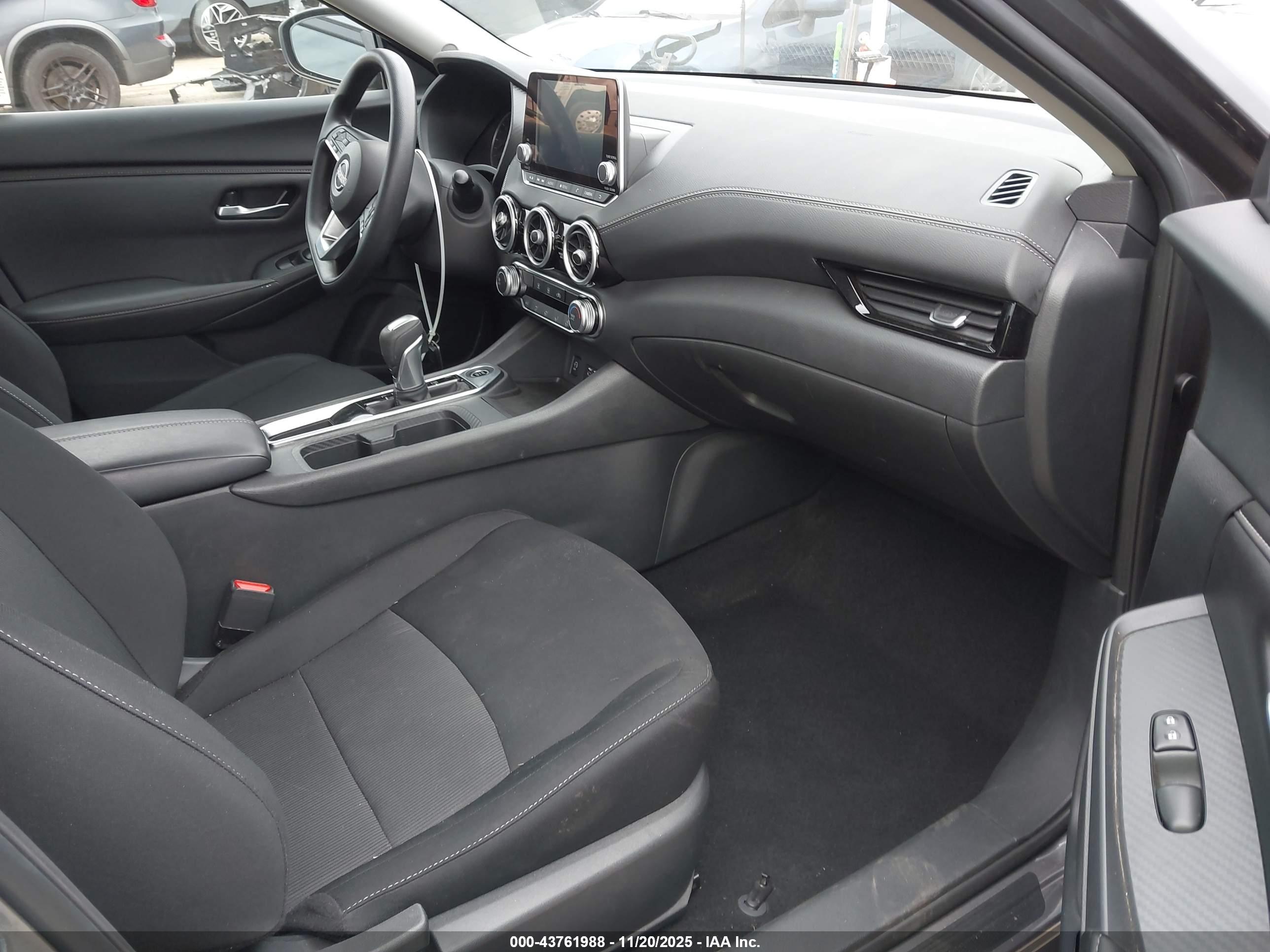 NISSAN SENTRA image 5