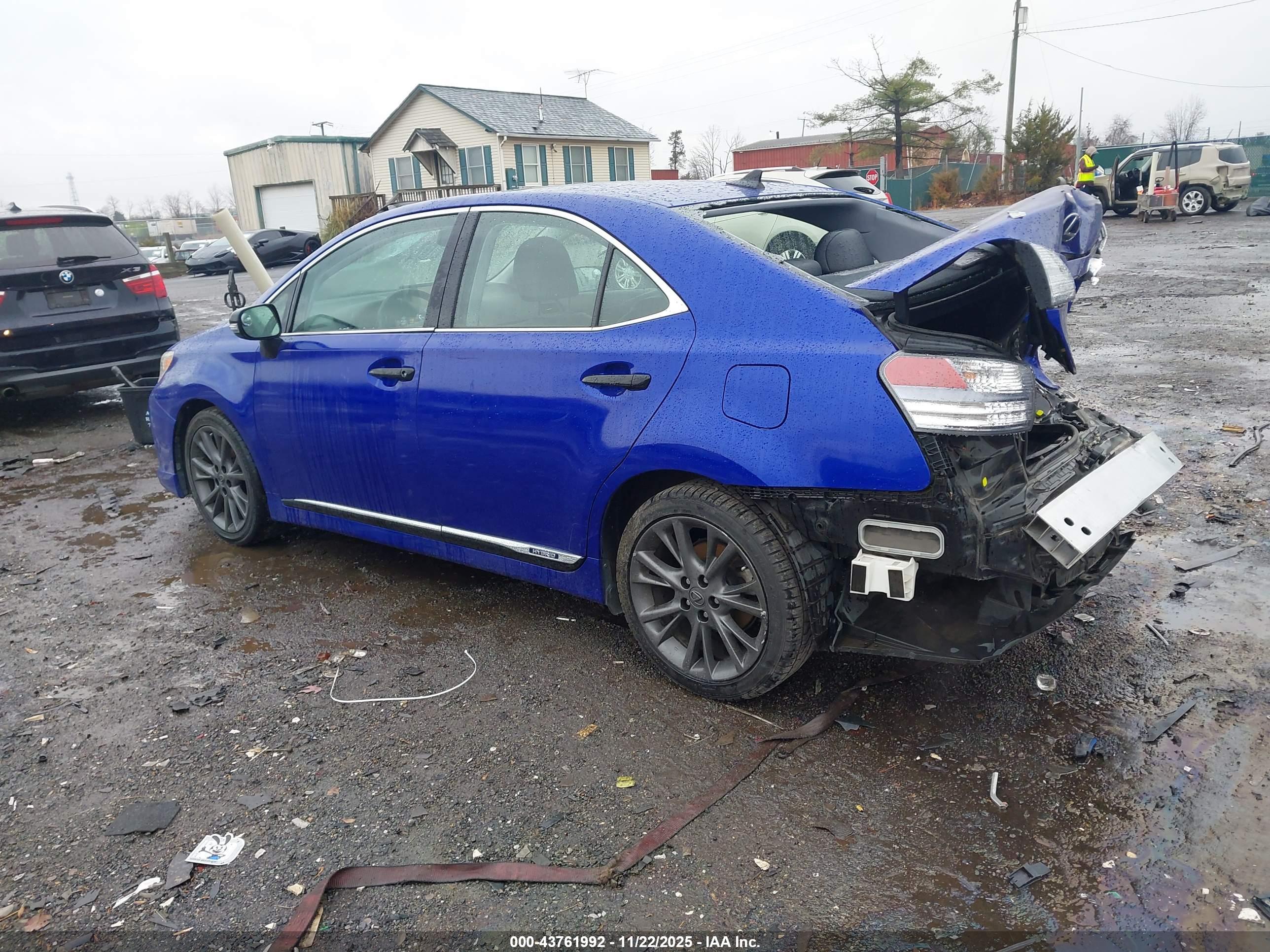 LEXUS HS image 3