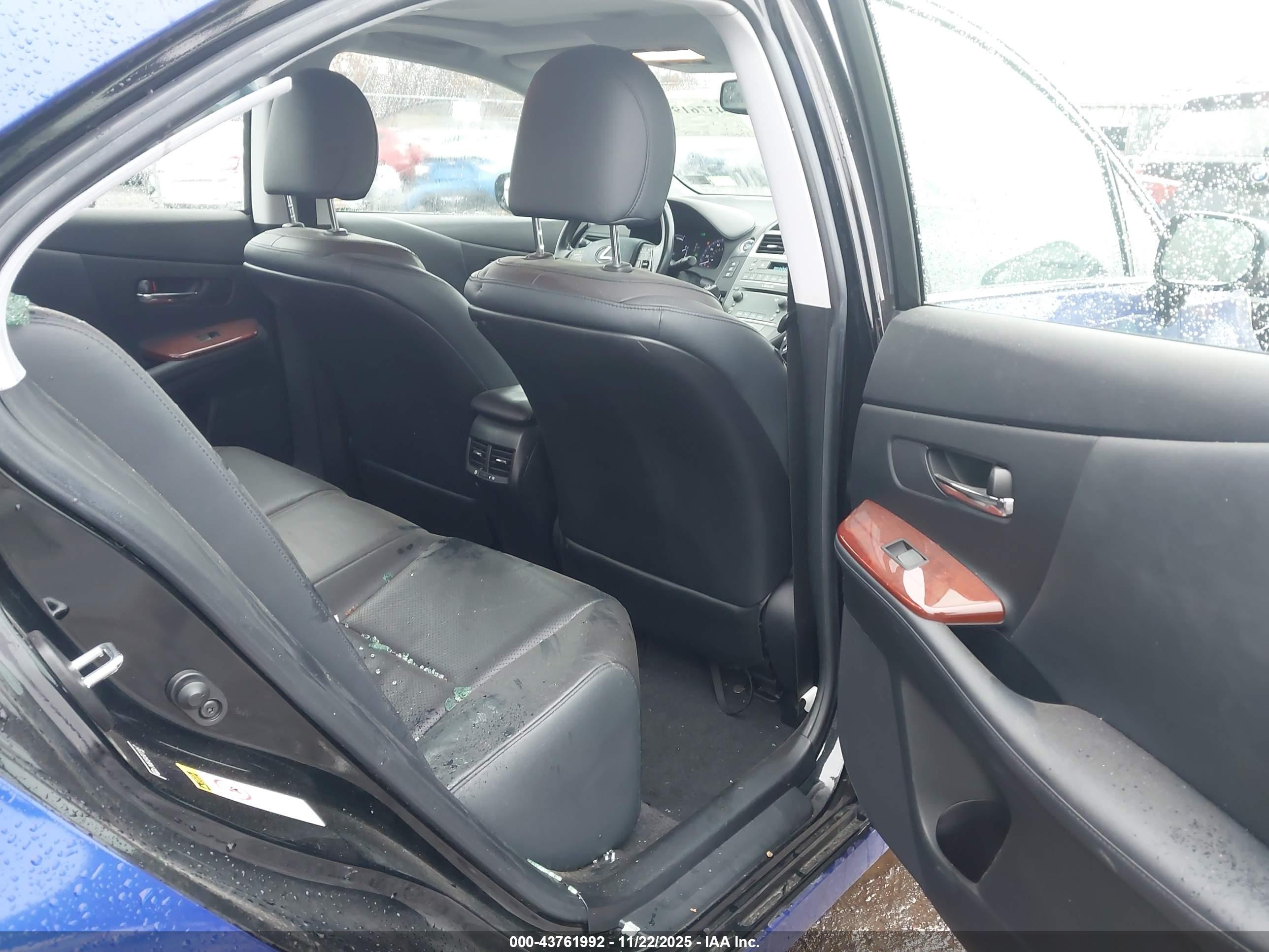 LEXUS HS image 8