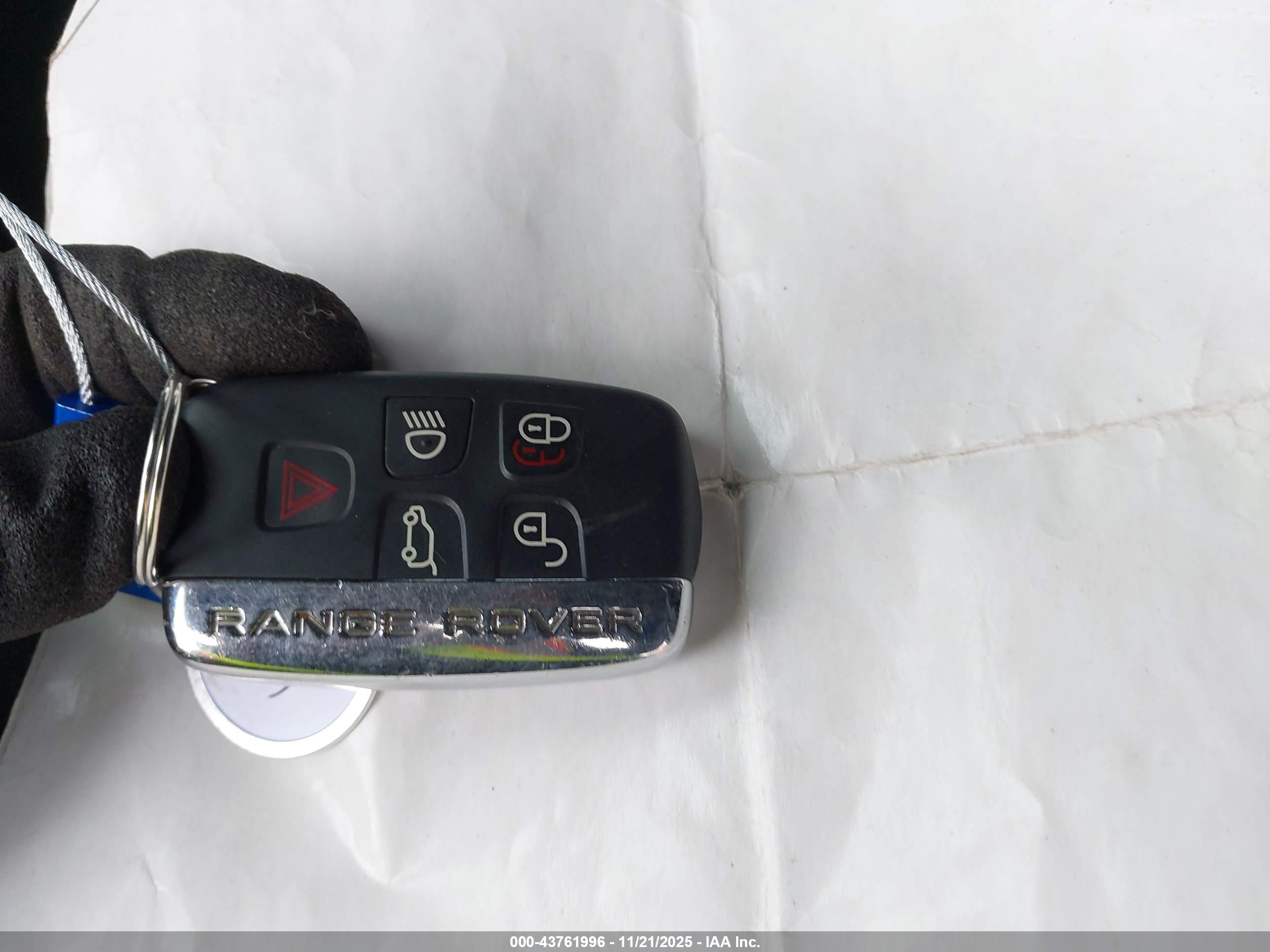 LAND ROVER image 11
