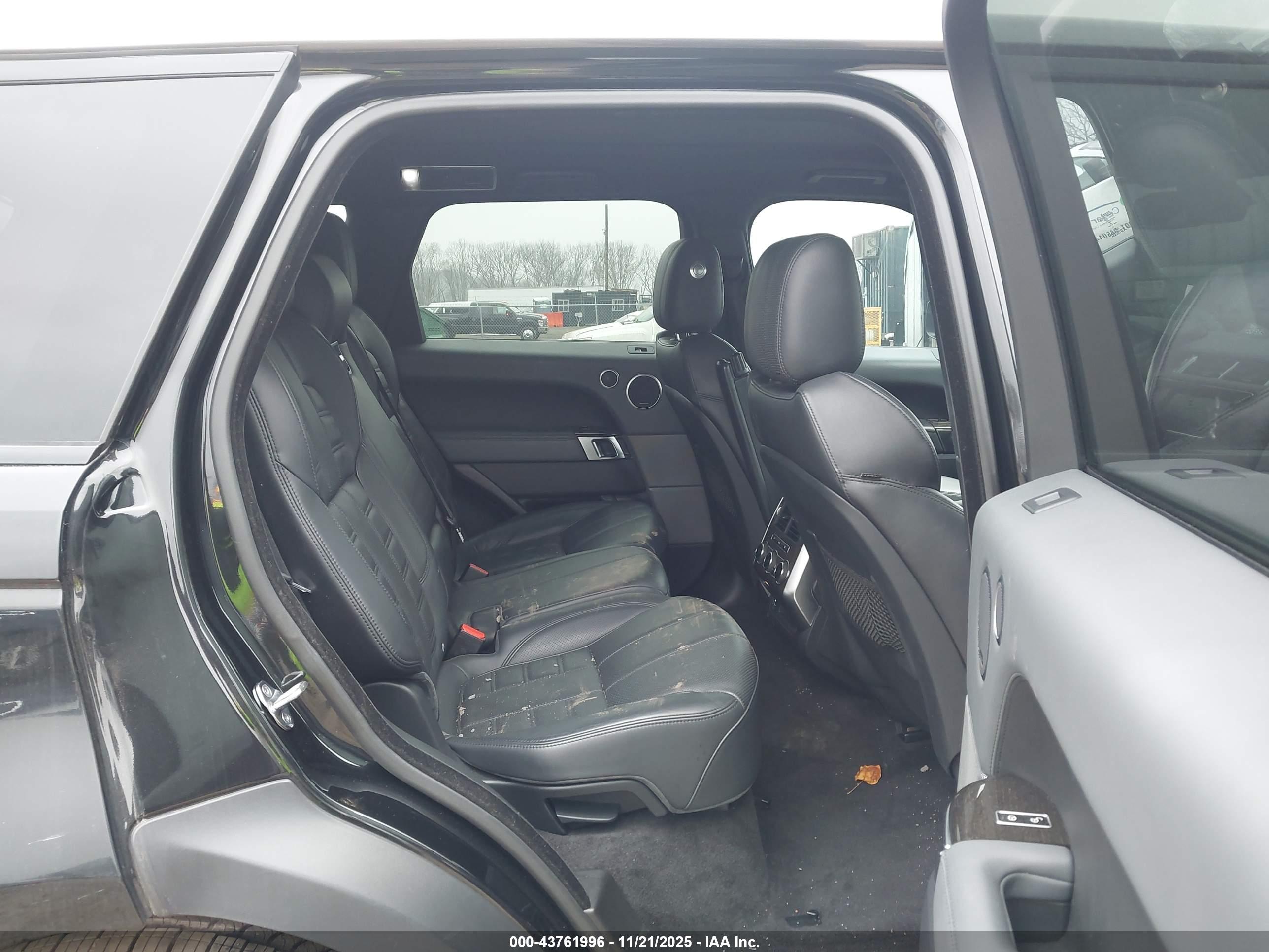 LAND ROVER image 8