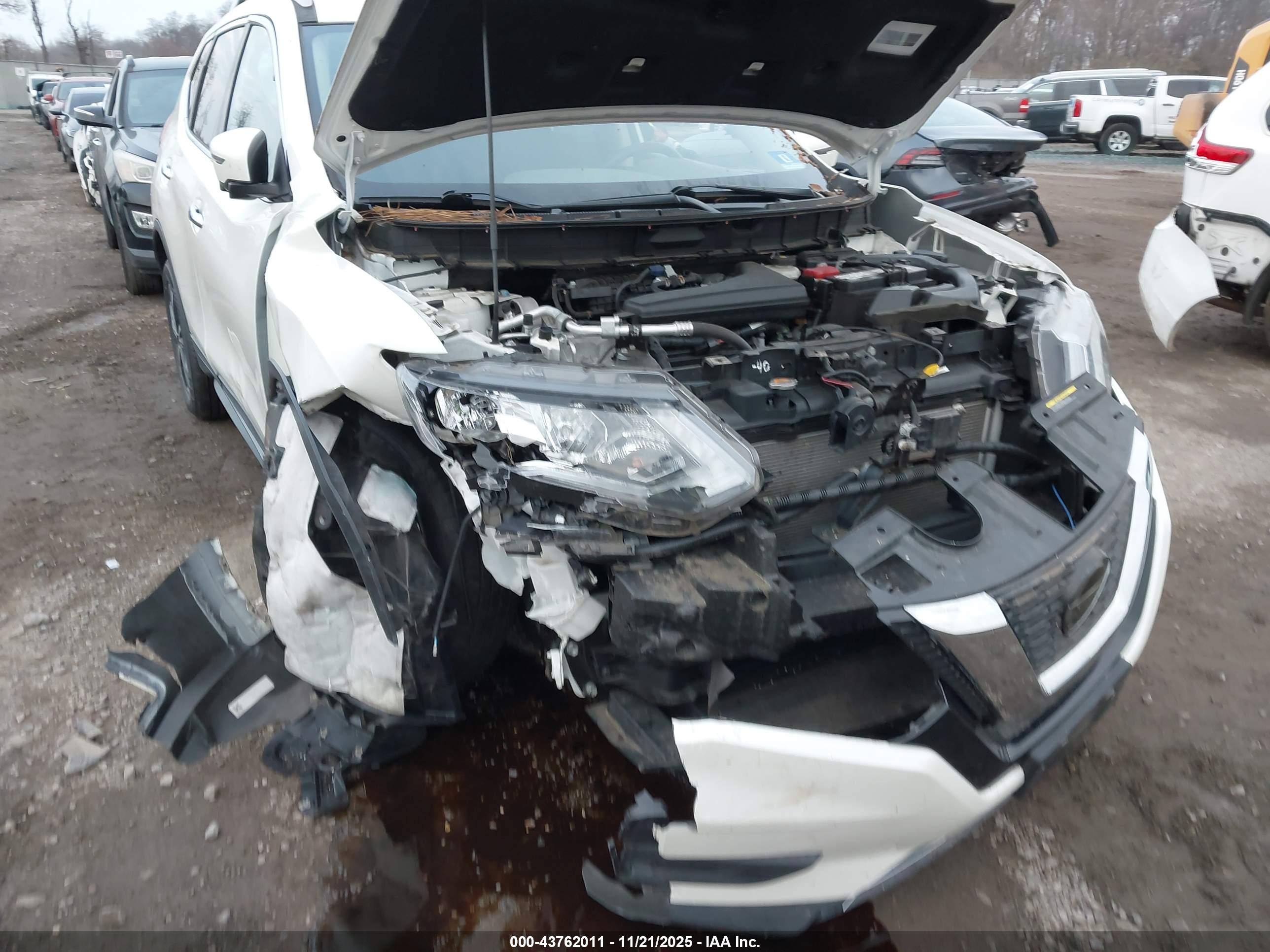 NISSAN ROGUE image 6