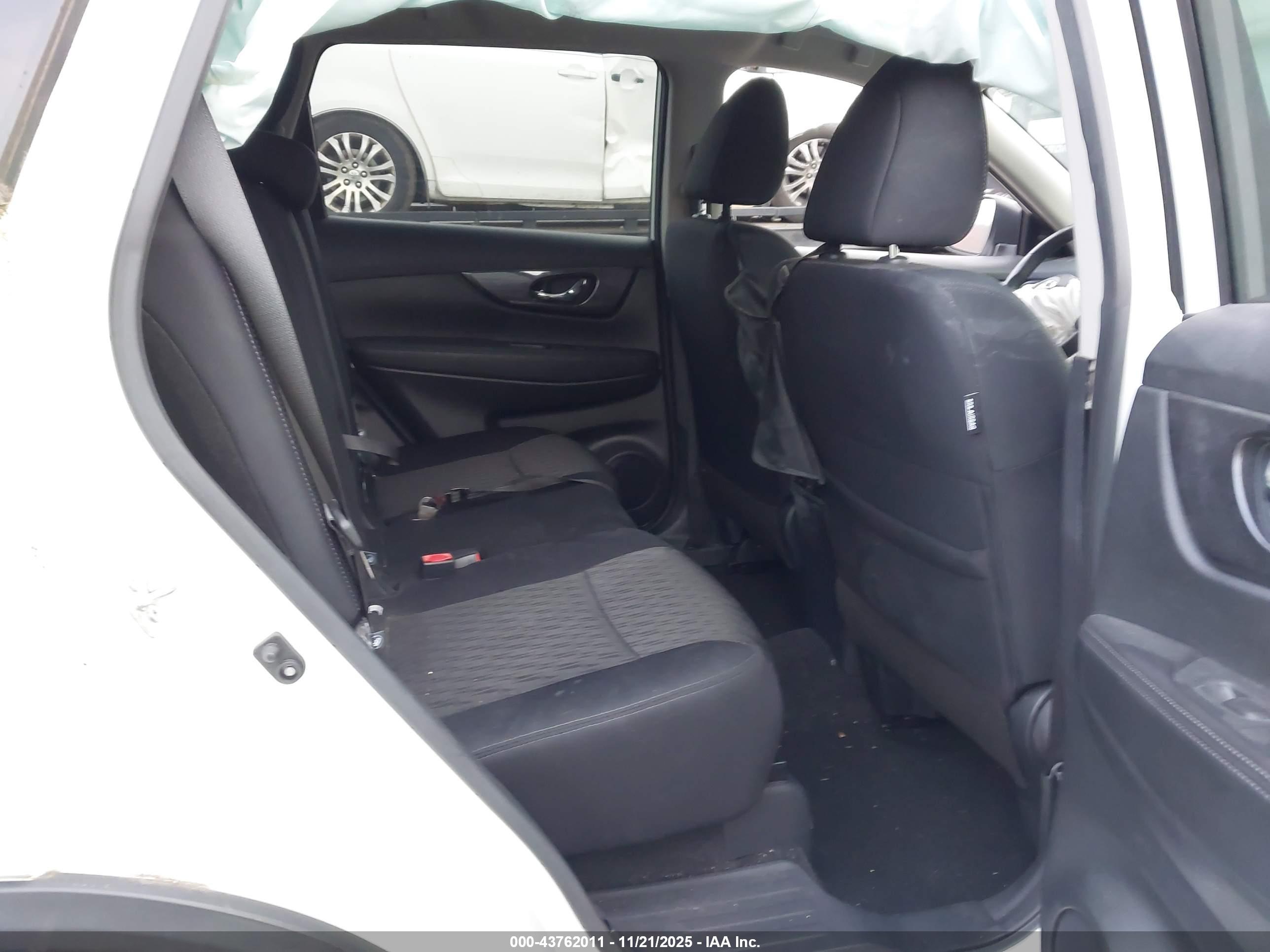 NISSAN ROGUE image 8
