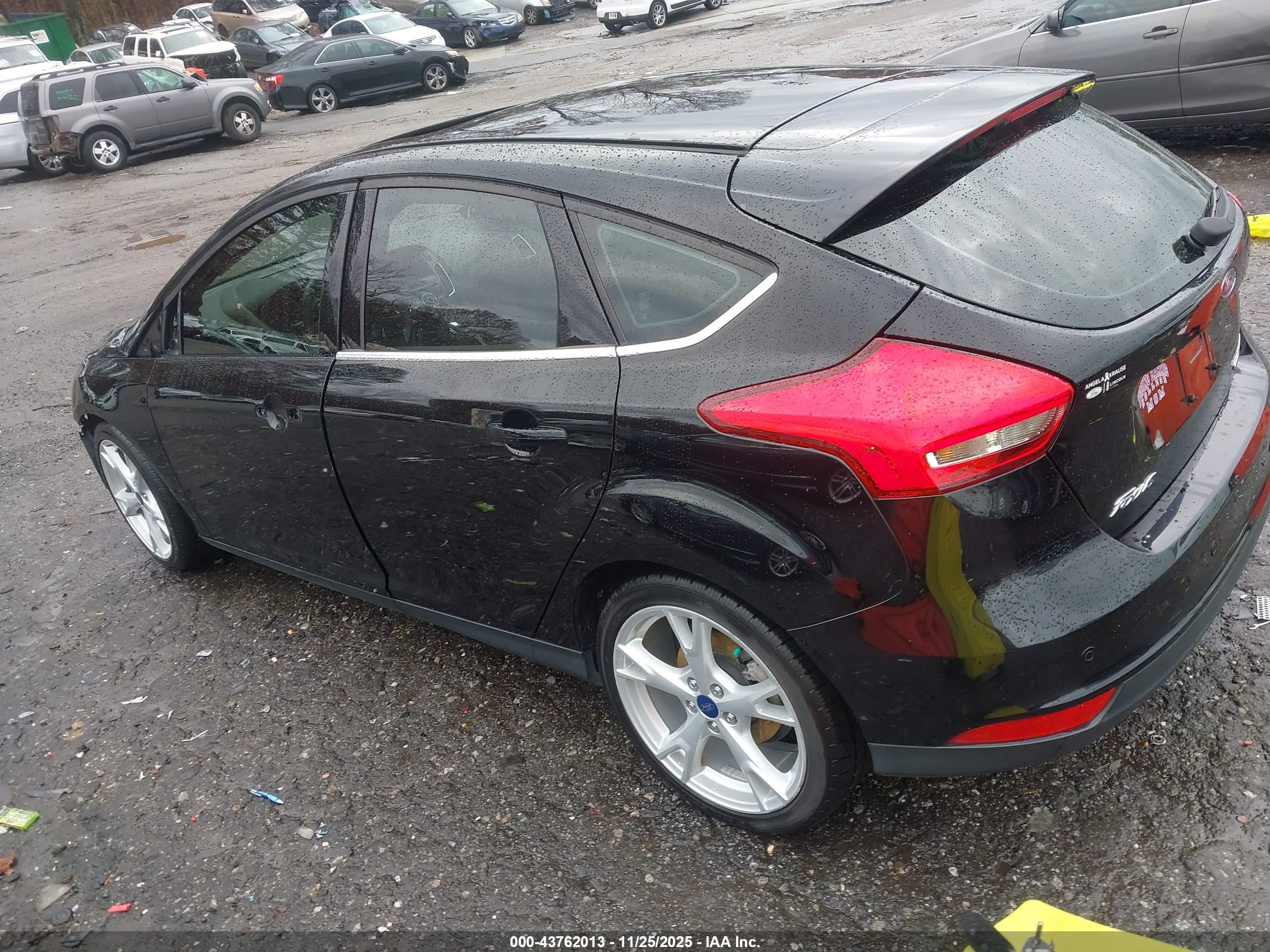 FORD FOCUS image 3