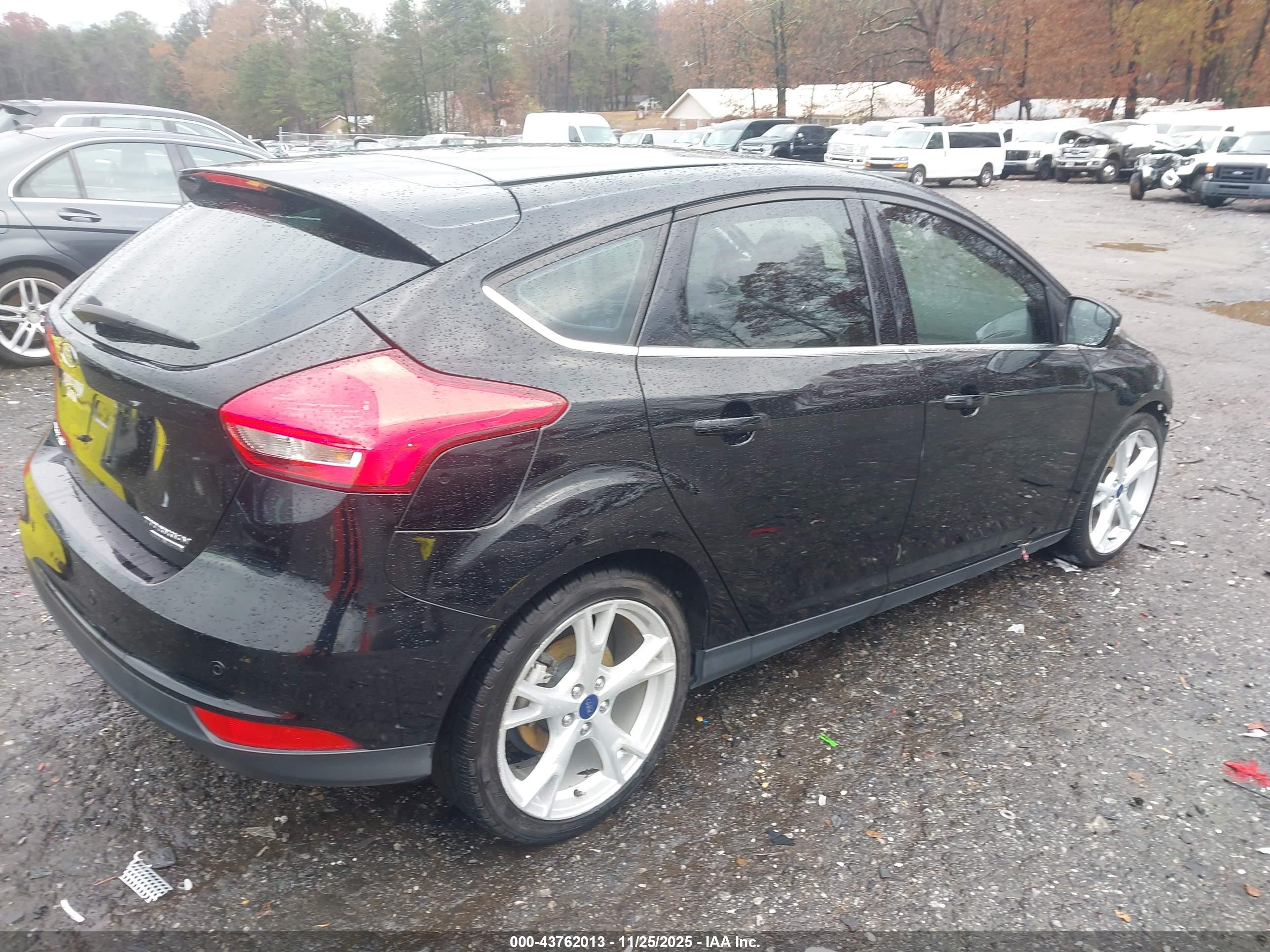 FORD FOCUS image 4