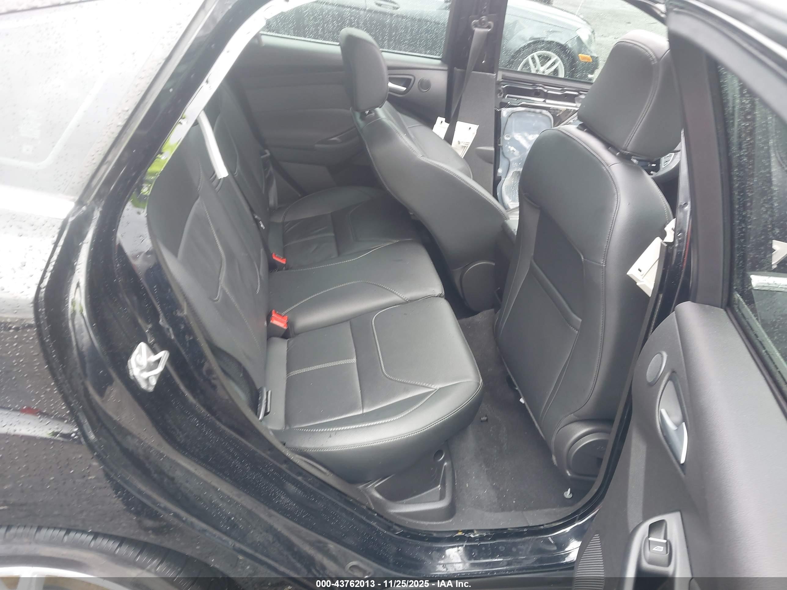 FORD FOCUS image 8