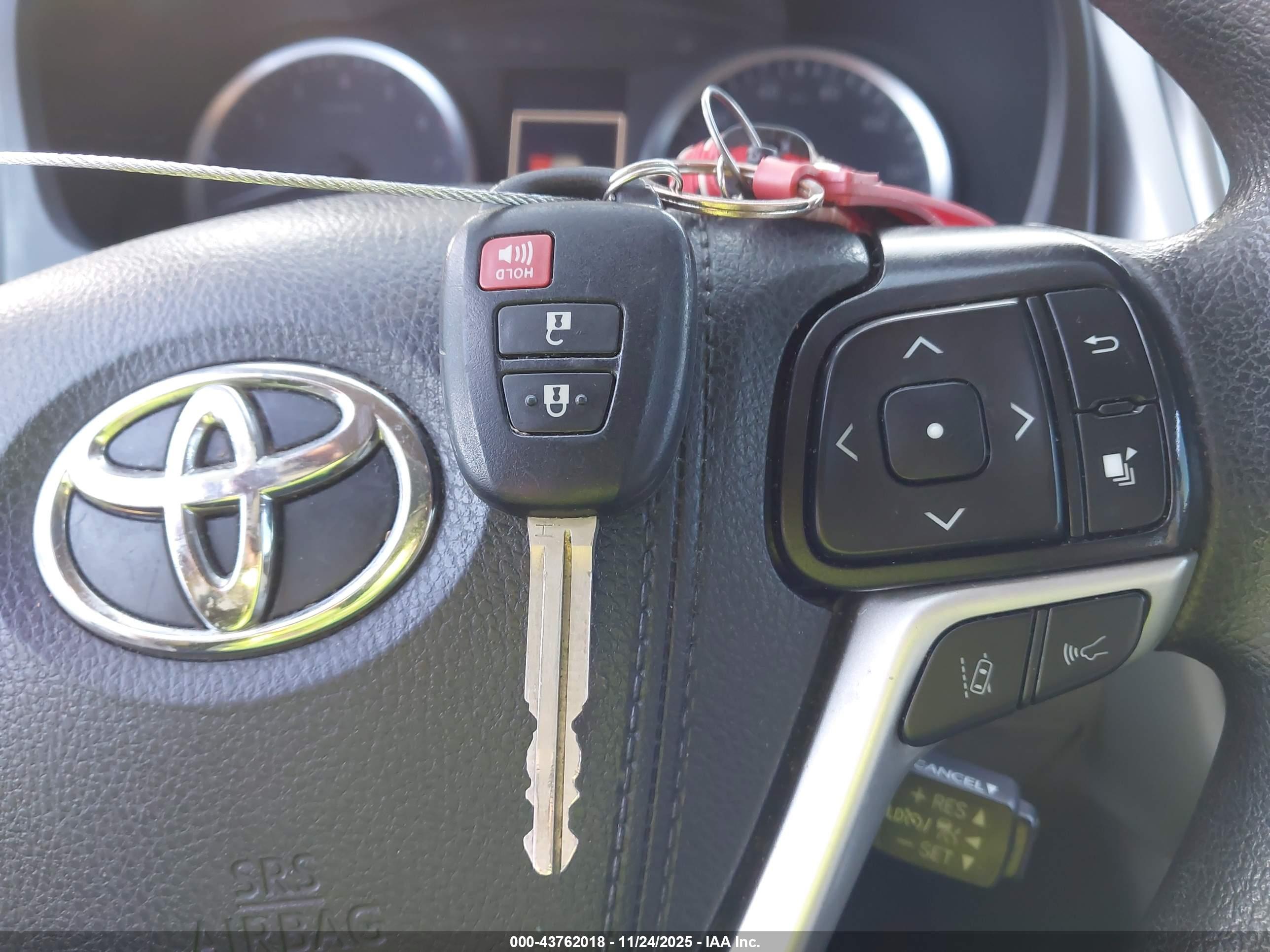 TOYOTA HIGHLANDER image 11