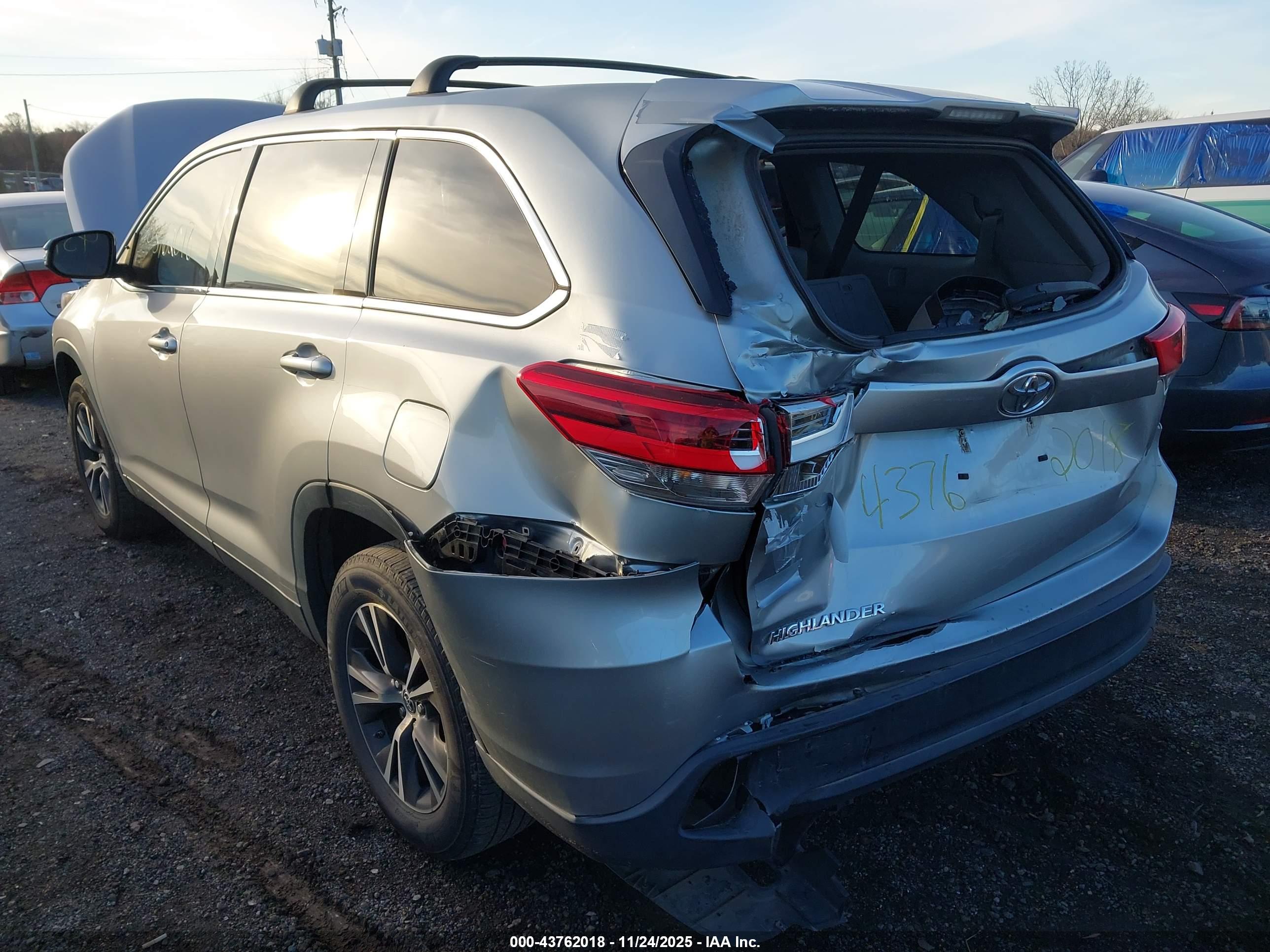 TOYOTA HIGHLANDER image 6