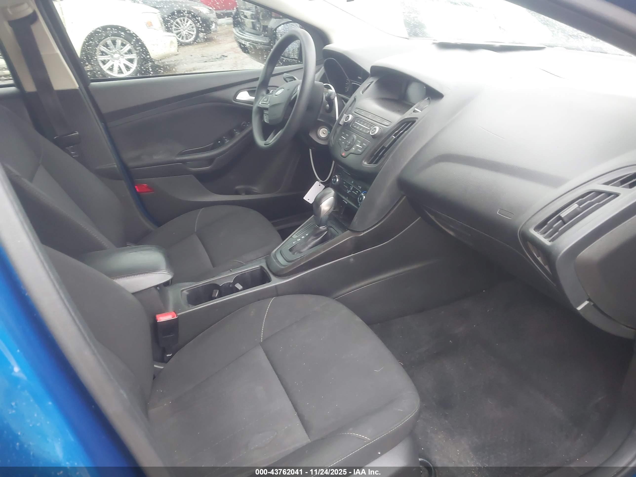 FORD FOCUS image 5