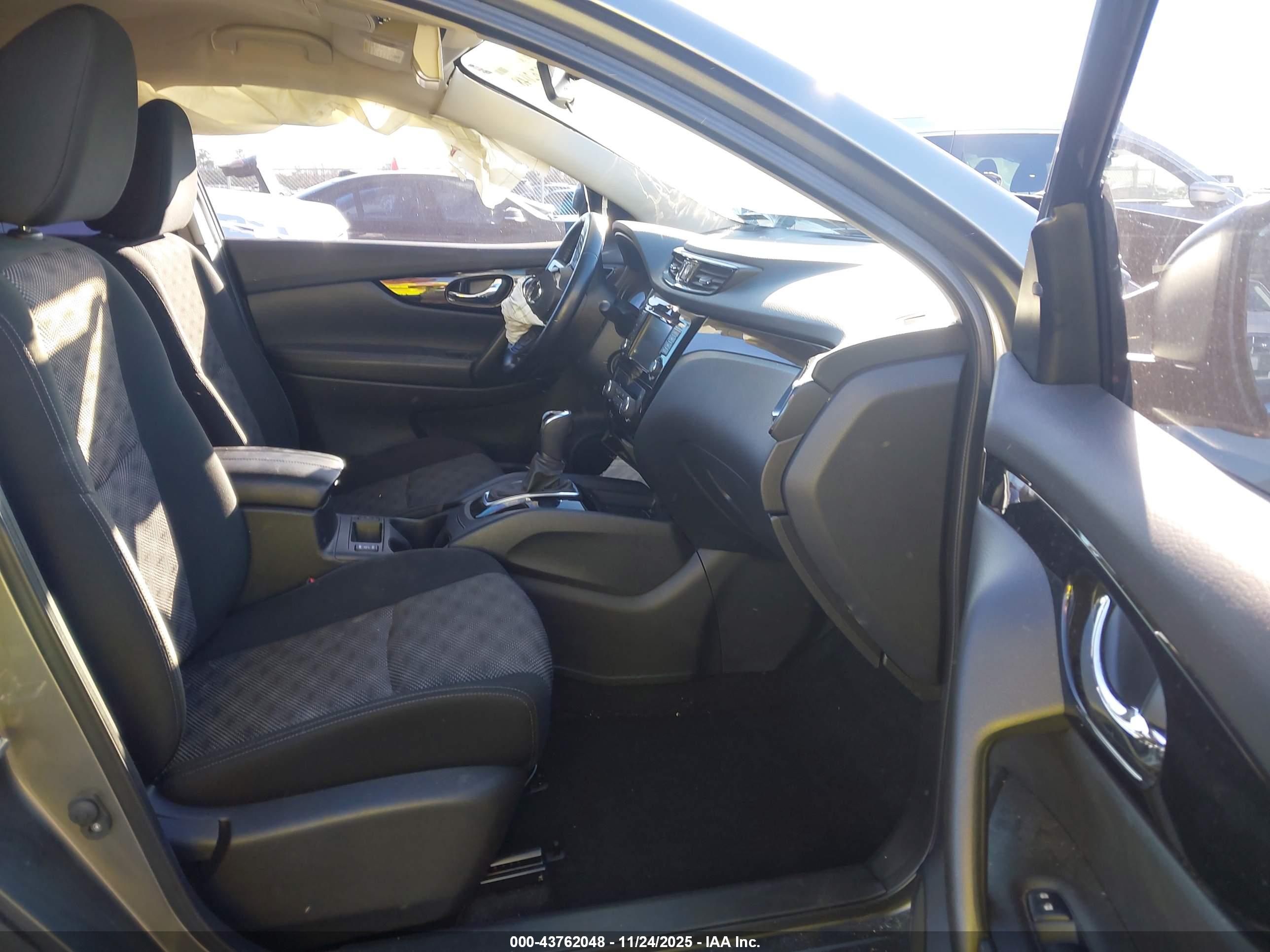 NISSAN ROGUE image 5