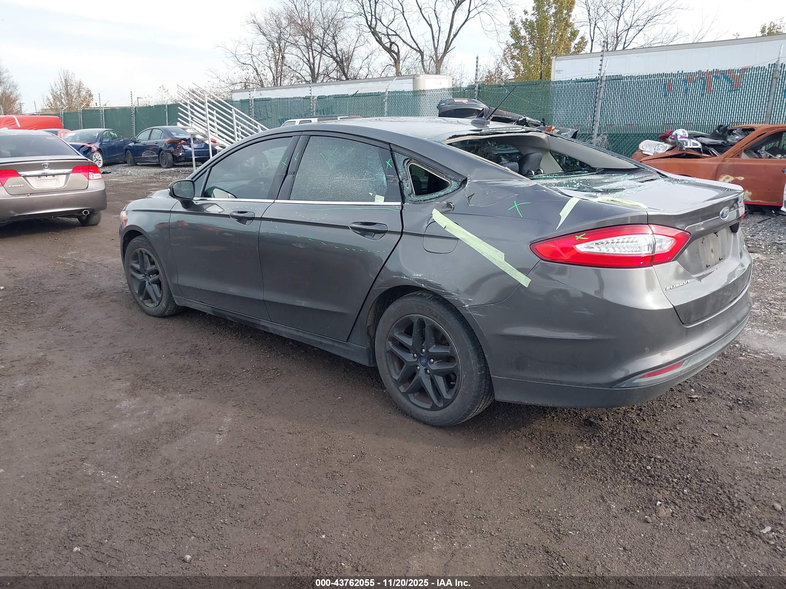 FORD FUSION image 3