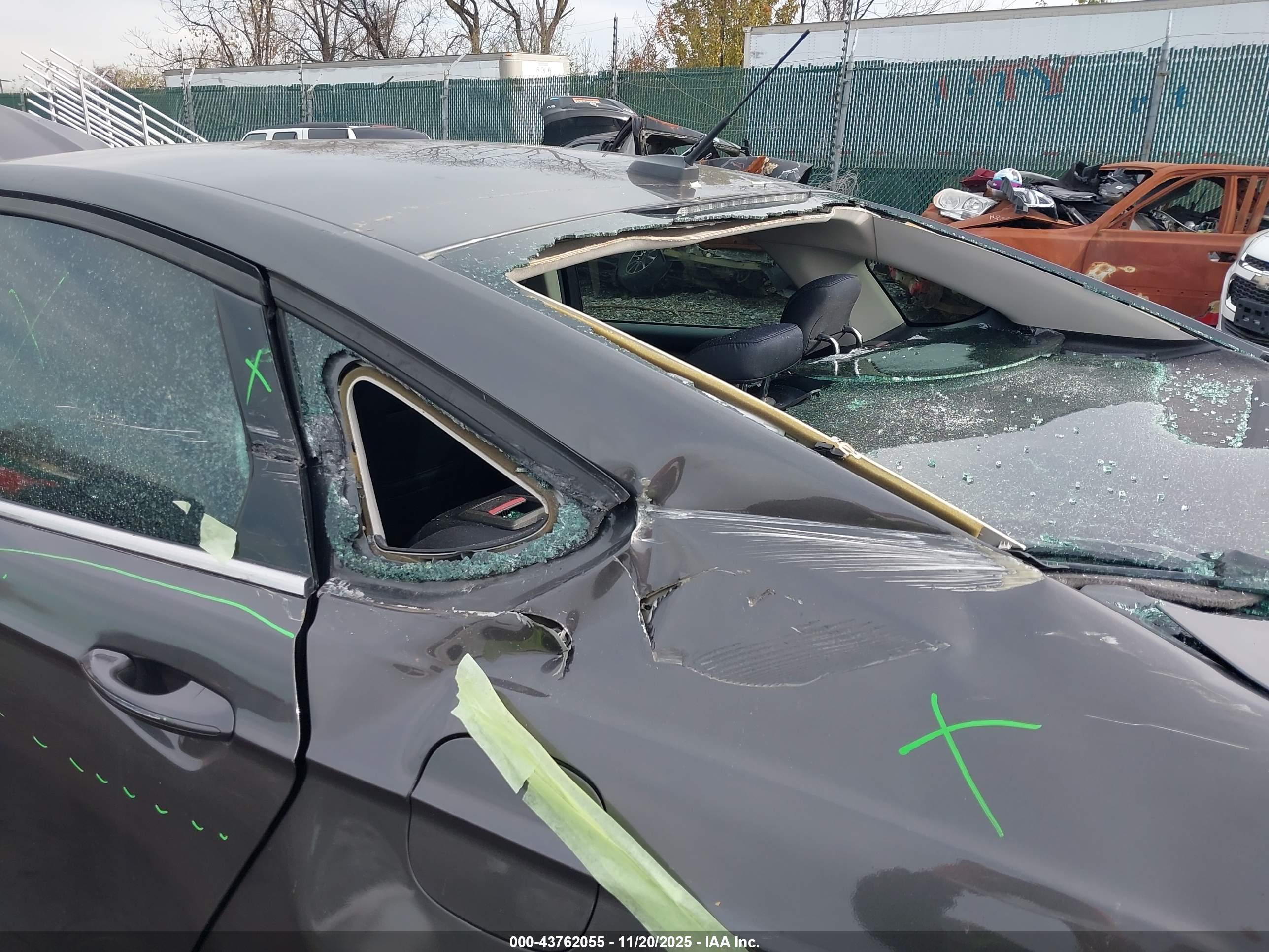 FORD FUSION image 6