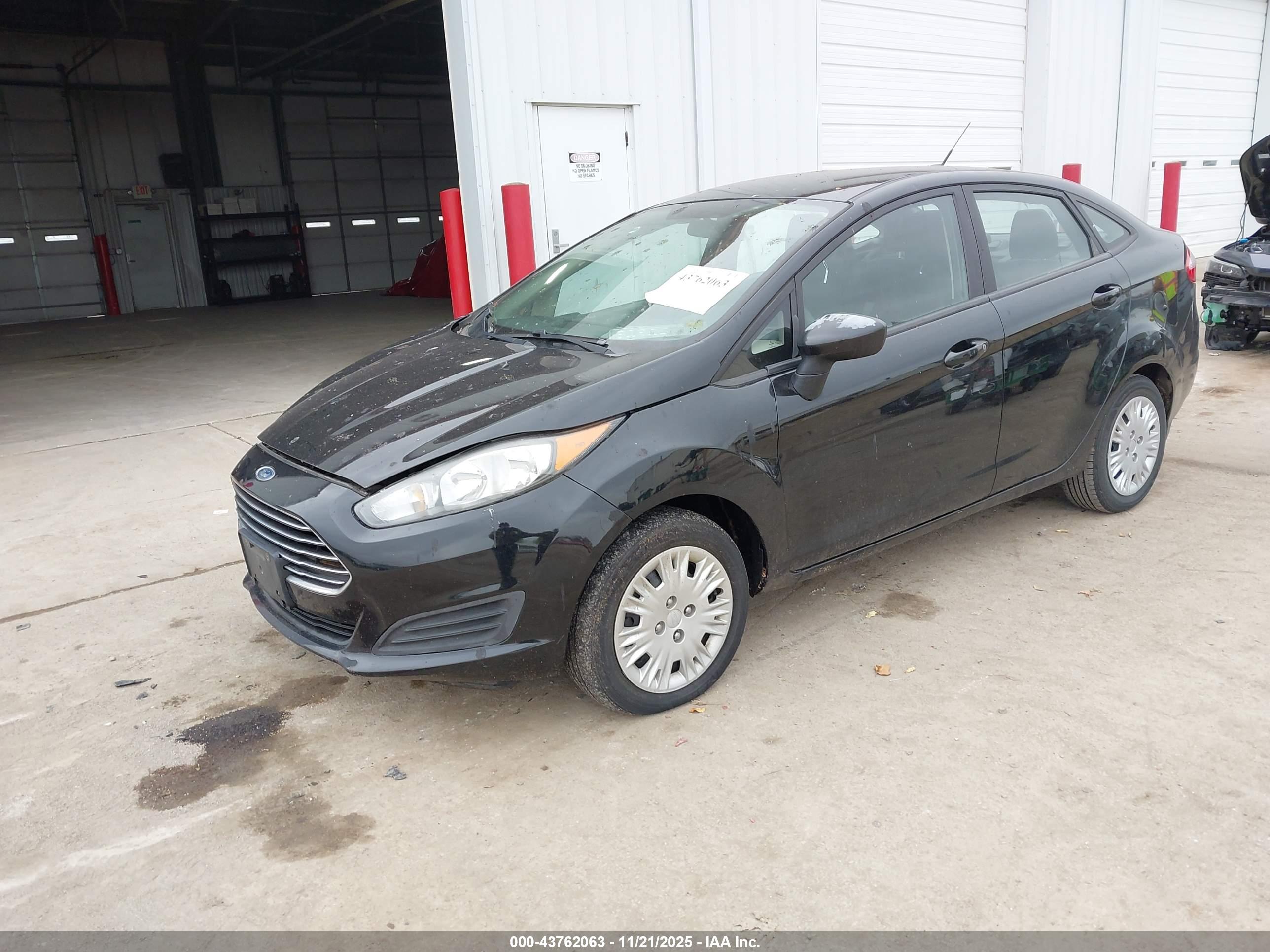 FORD FIESTA image 2