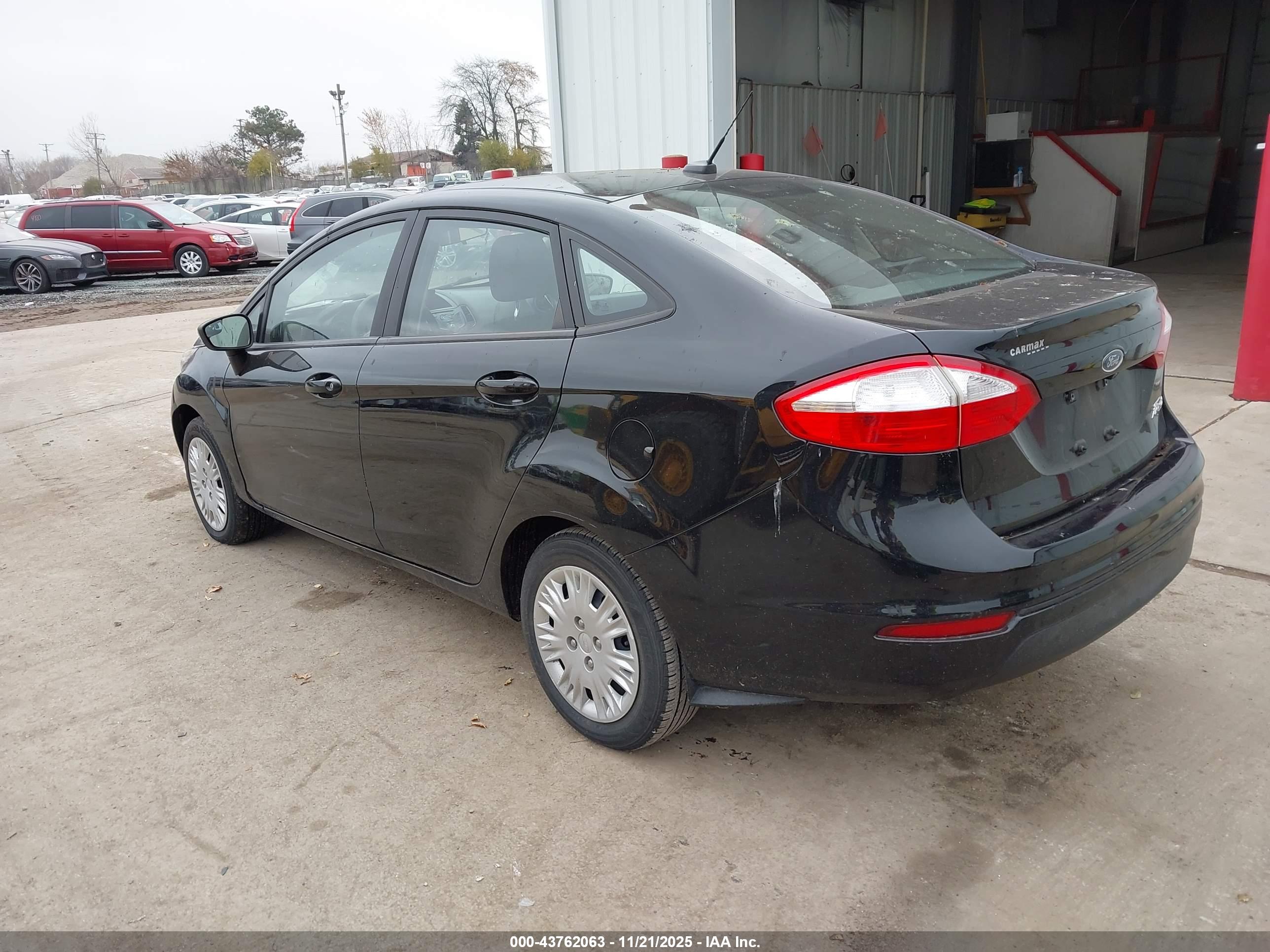 FORD FIESTA image 3