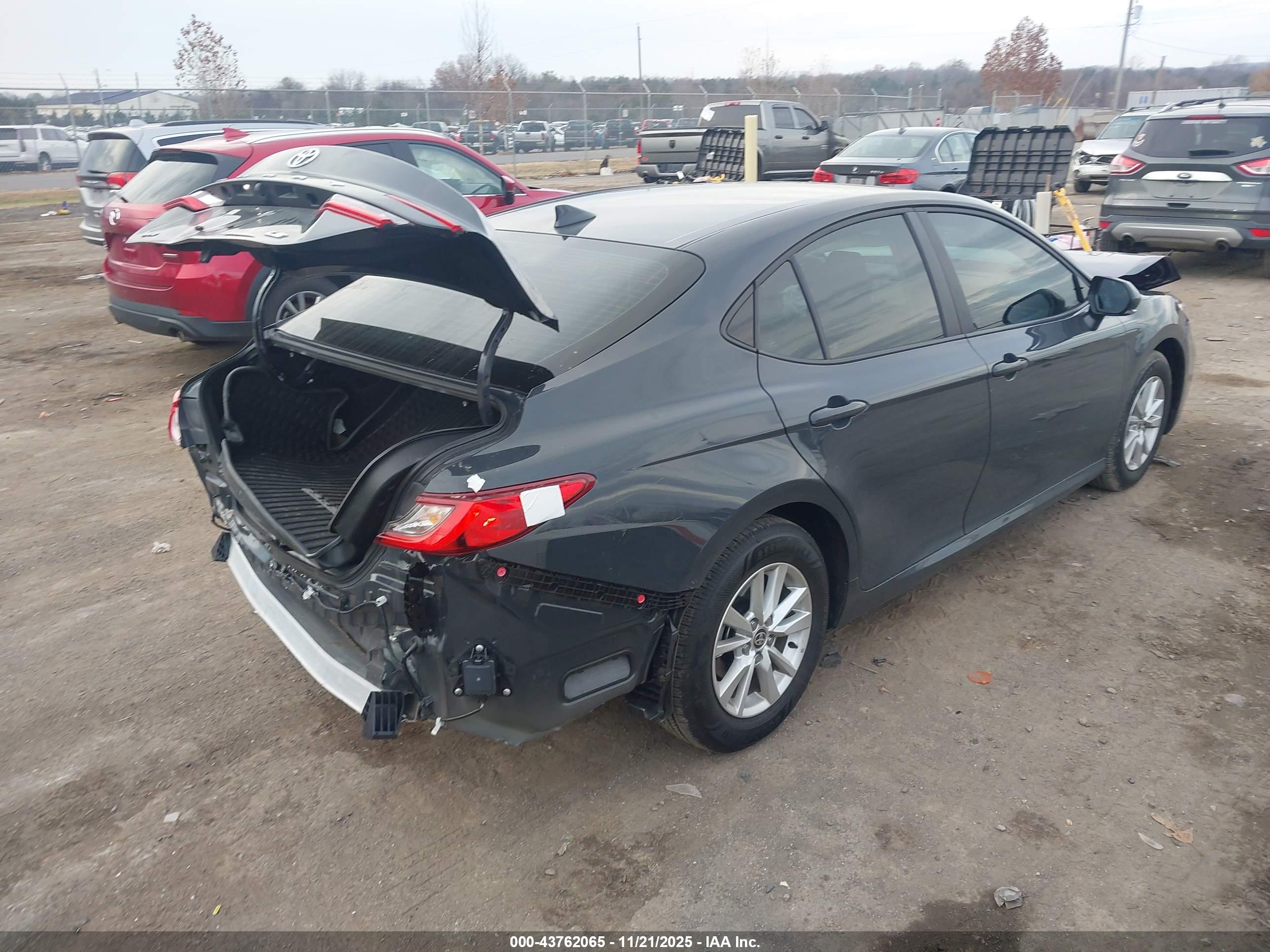 TOYOTA CAMRY image 4