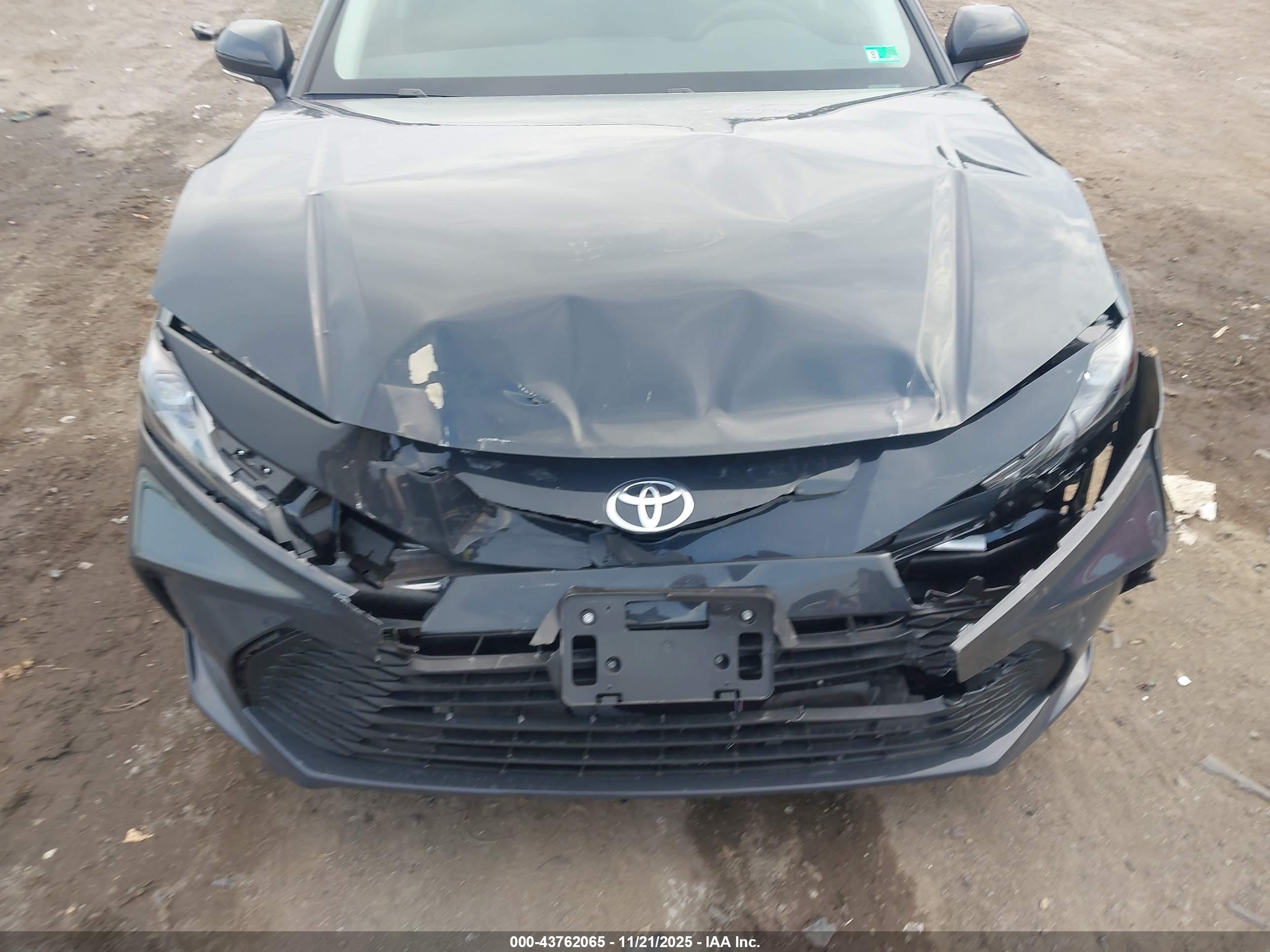 TOYOTA CAMRY image 6