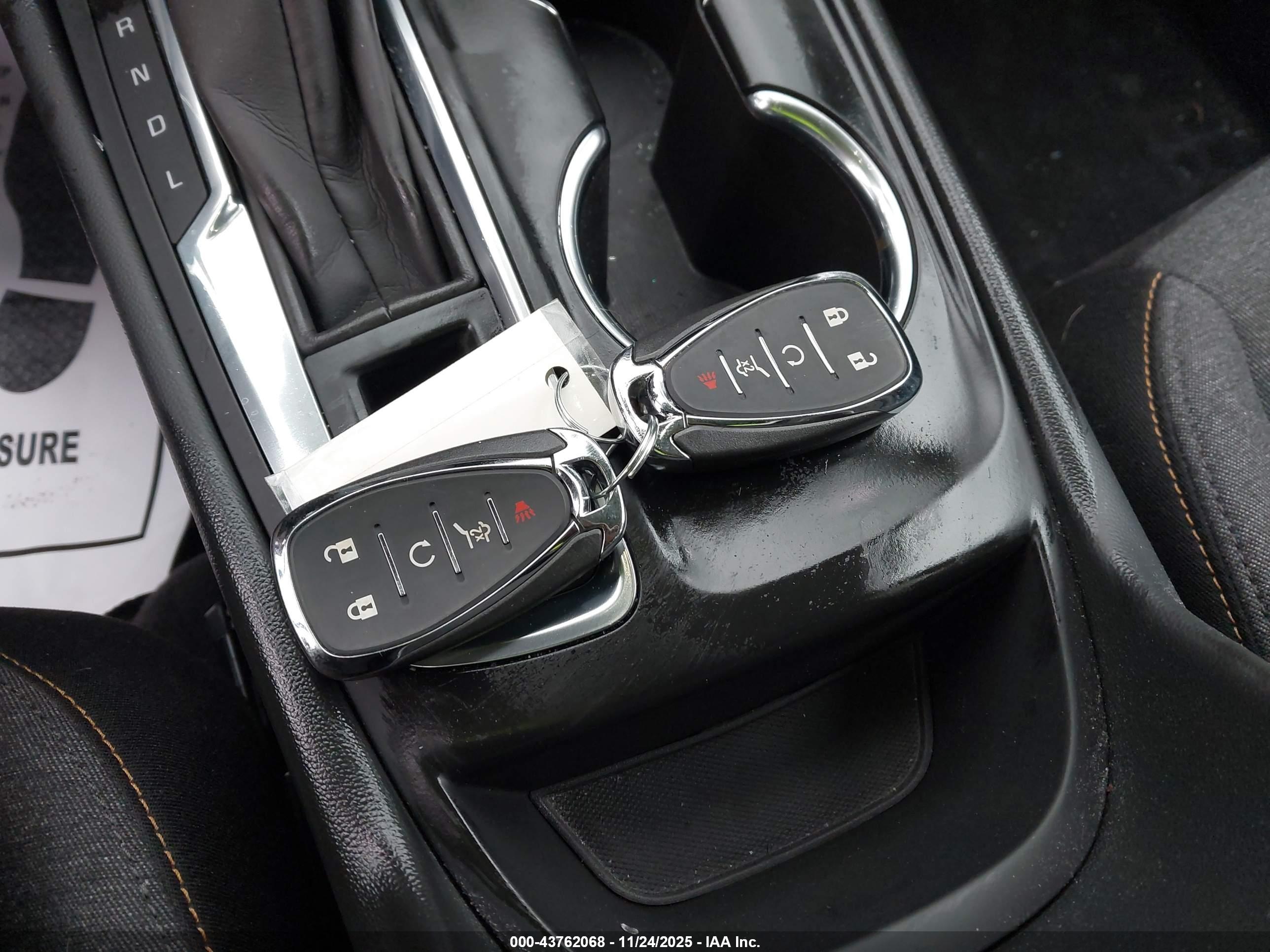 CHEVROLET EQUINOX image 11