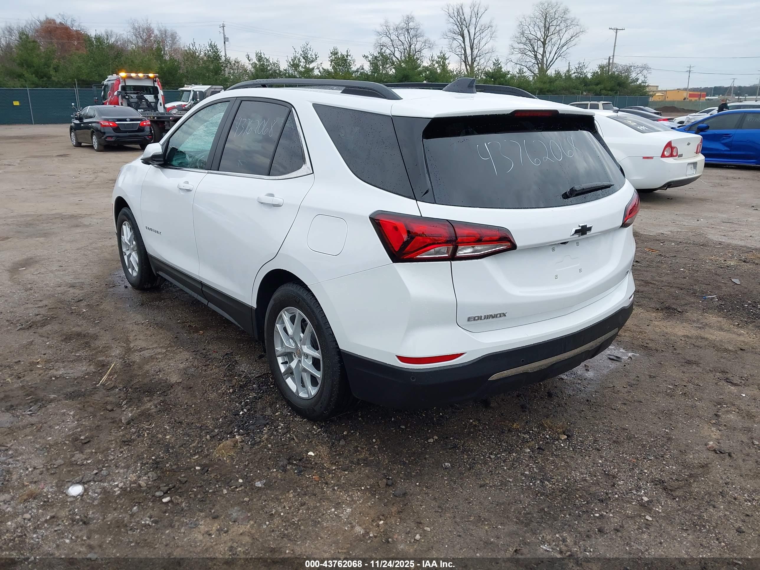 CHEVROLET EQUINOX image 3