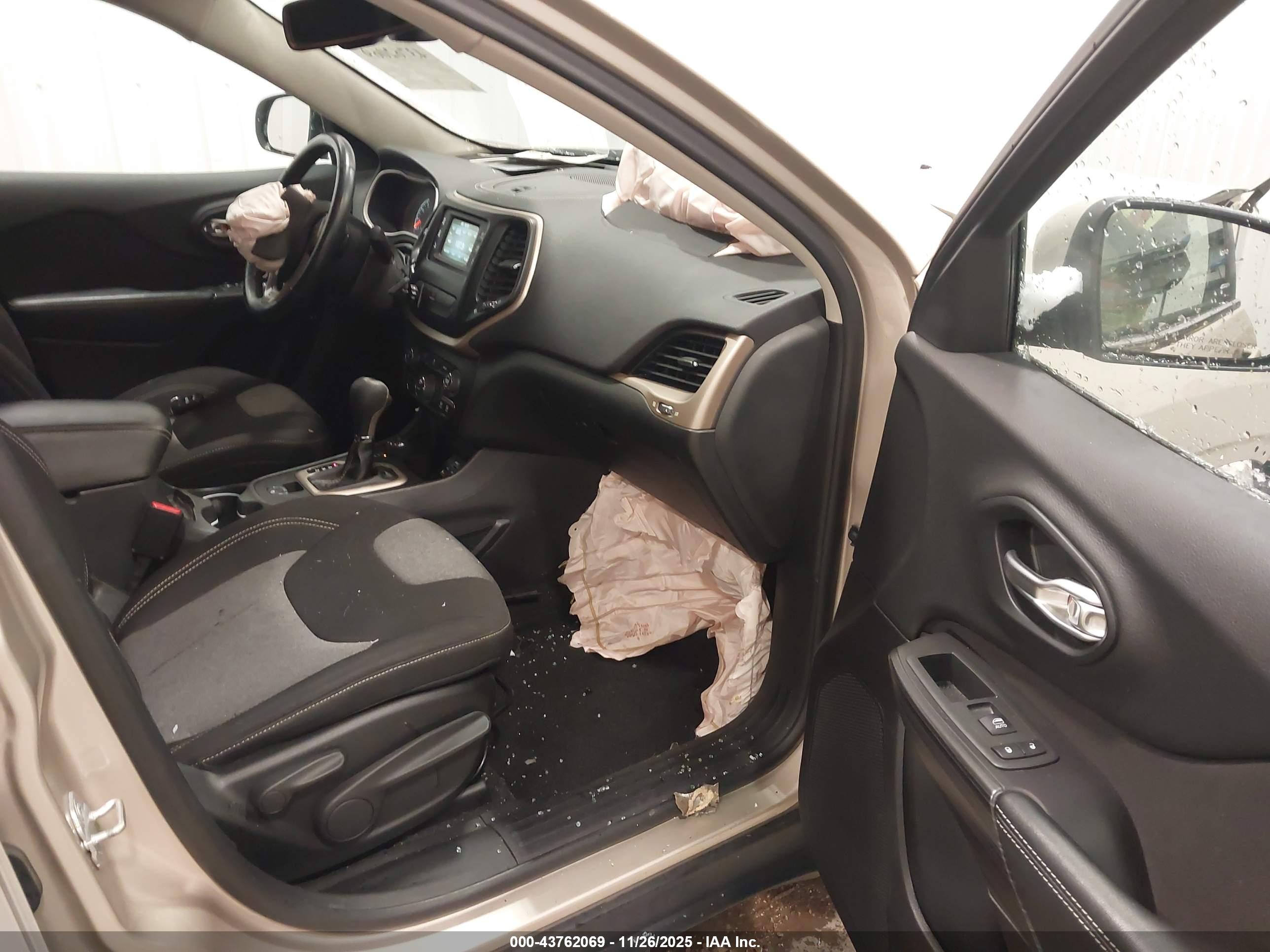 JEEP CHEROKEE image 5