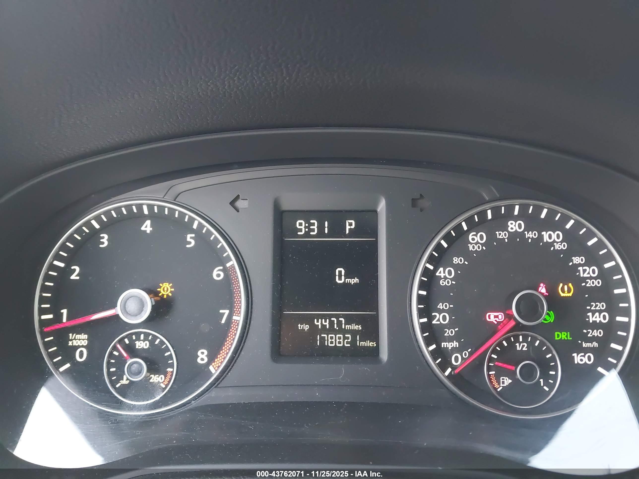 VOLKSWAGEN PASSAT image 7