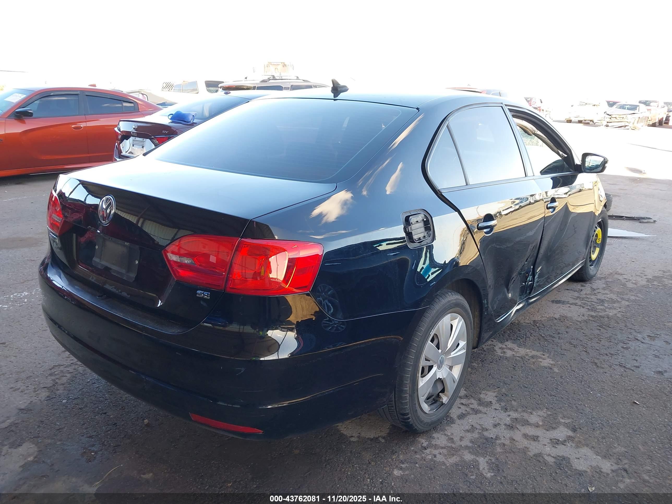 VOLKSWAGEN JETTA image 4