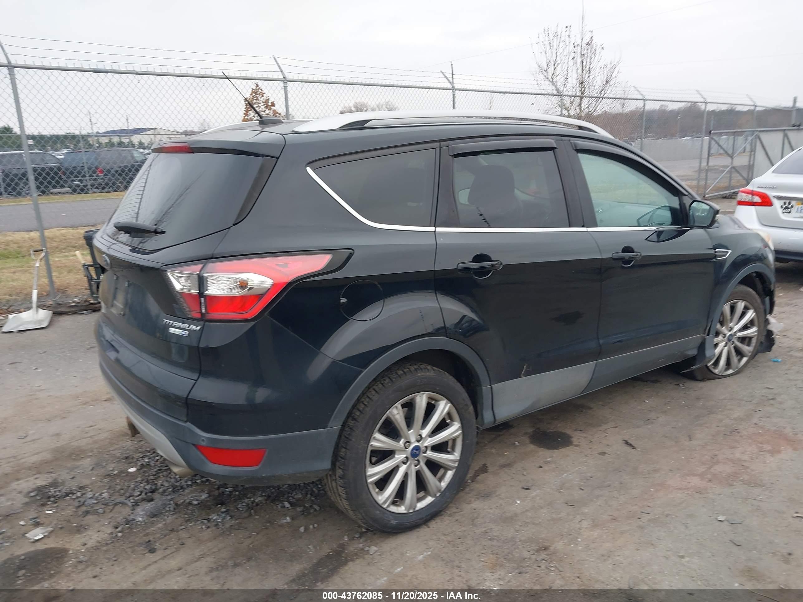 FORD ESCAPE image 4