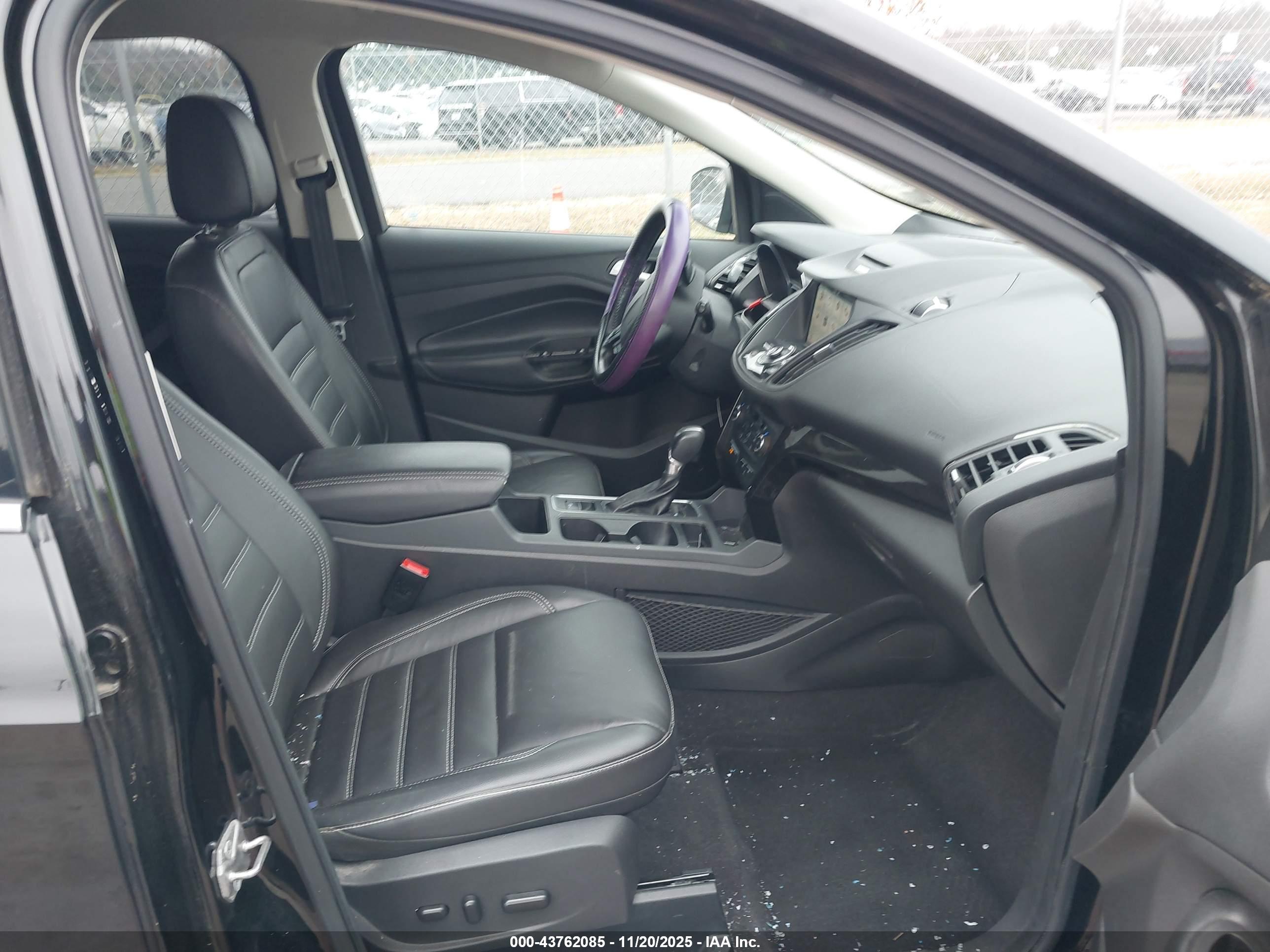 FORD ESCAPE image 5
