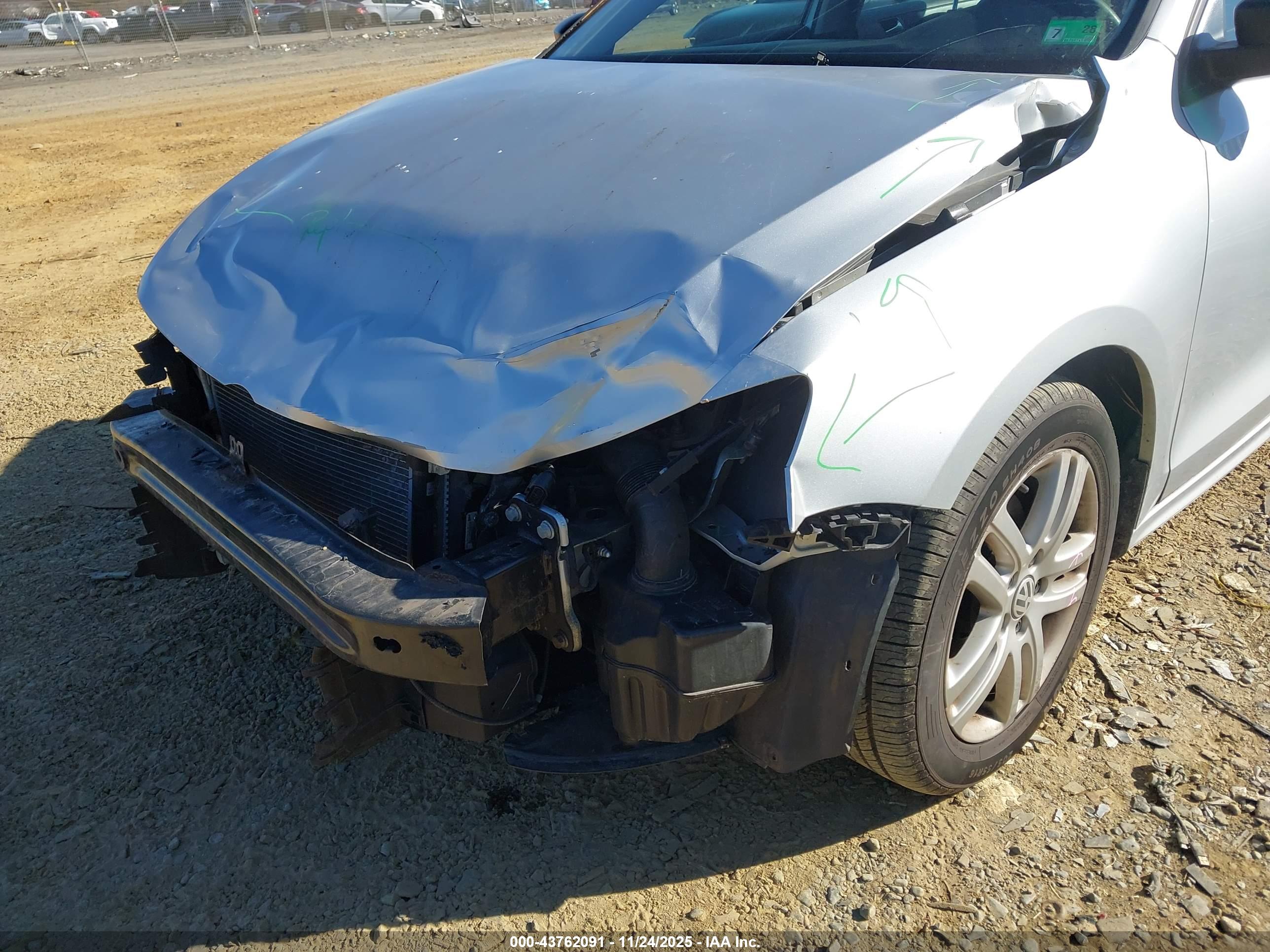 VOLKSWAGEN JETTA image 6