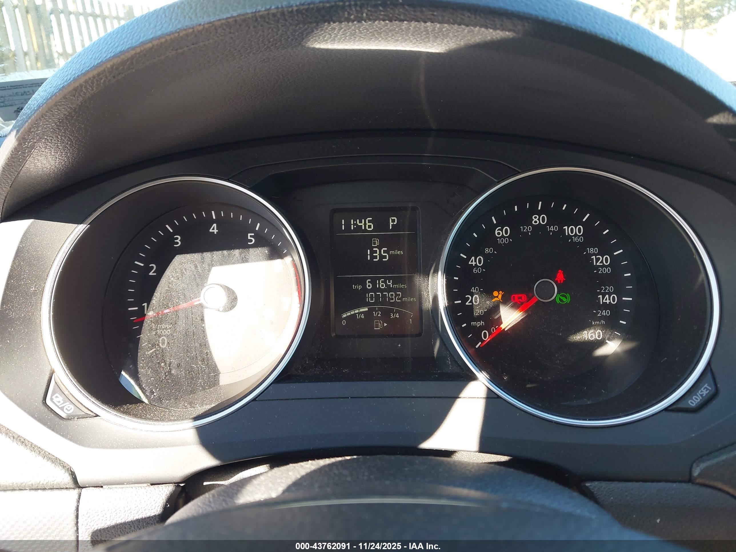 VOLKSWAGEN JETTA image 7