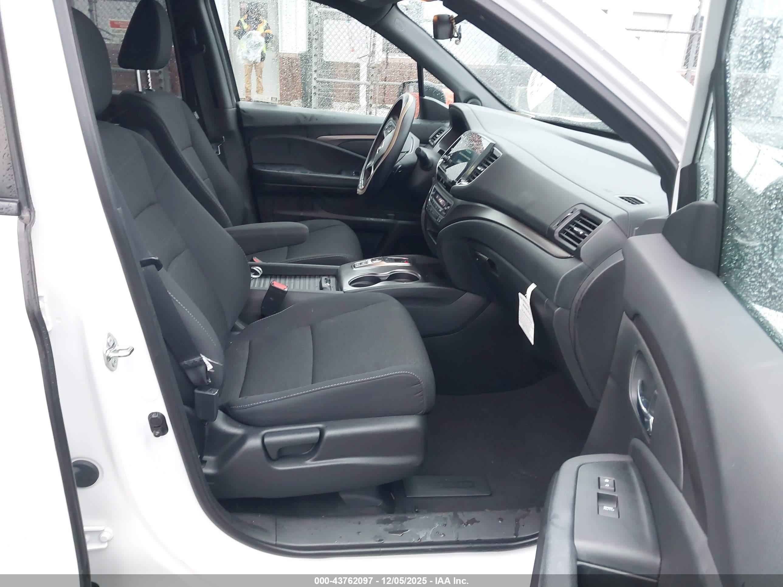 HONDA PASSPORT image 5