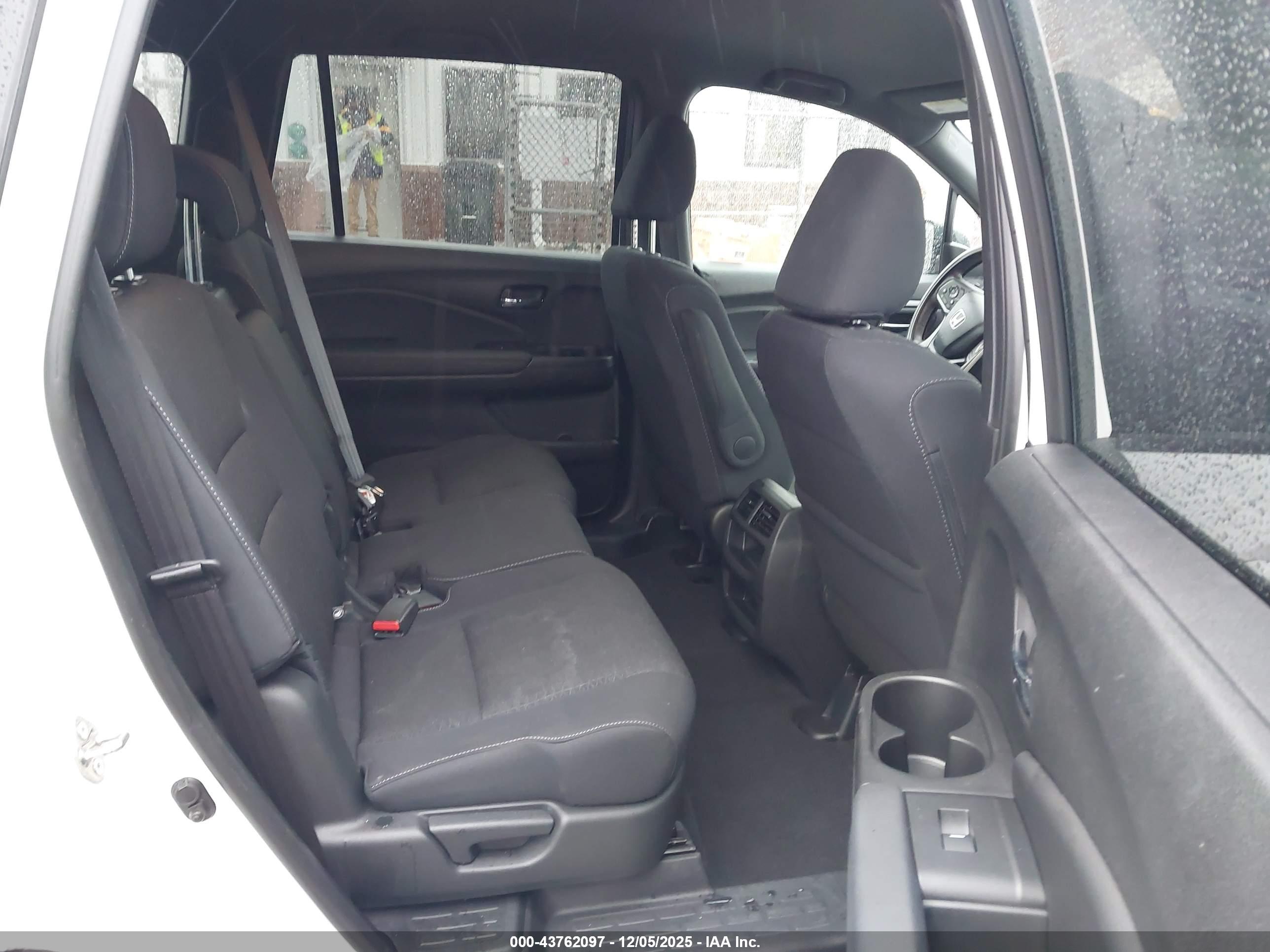 HONDA PASSPORT image 8
