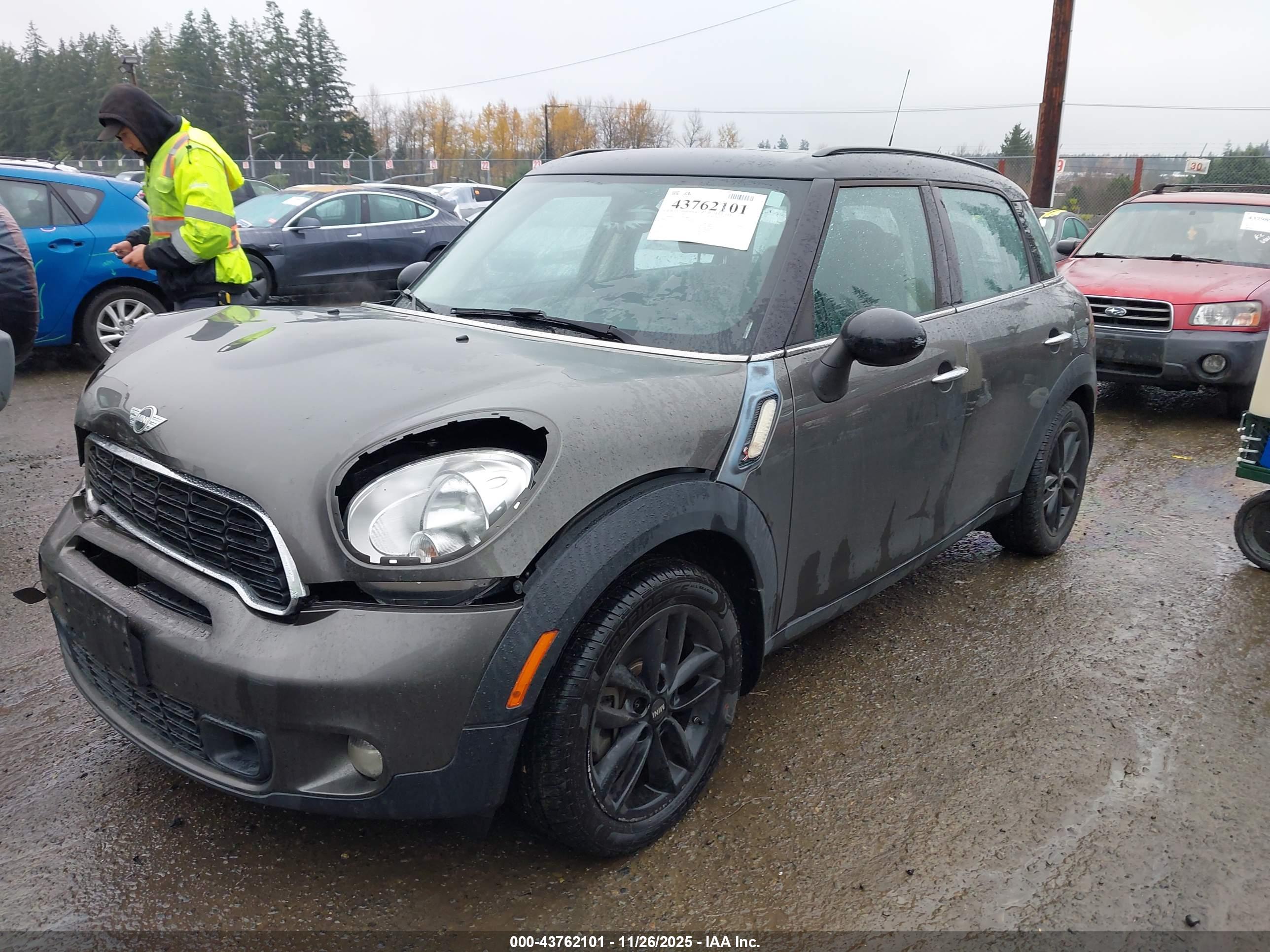 MINI COUNTRYMAN image 2
