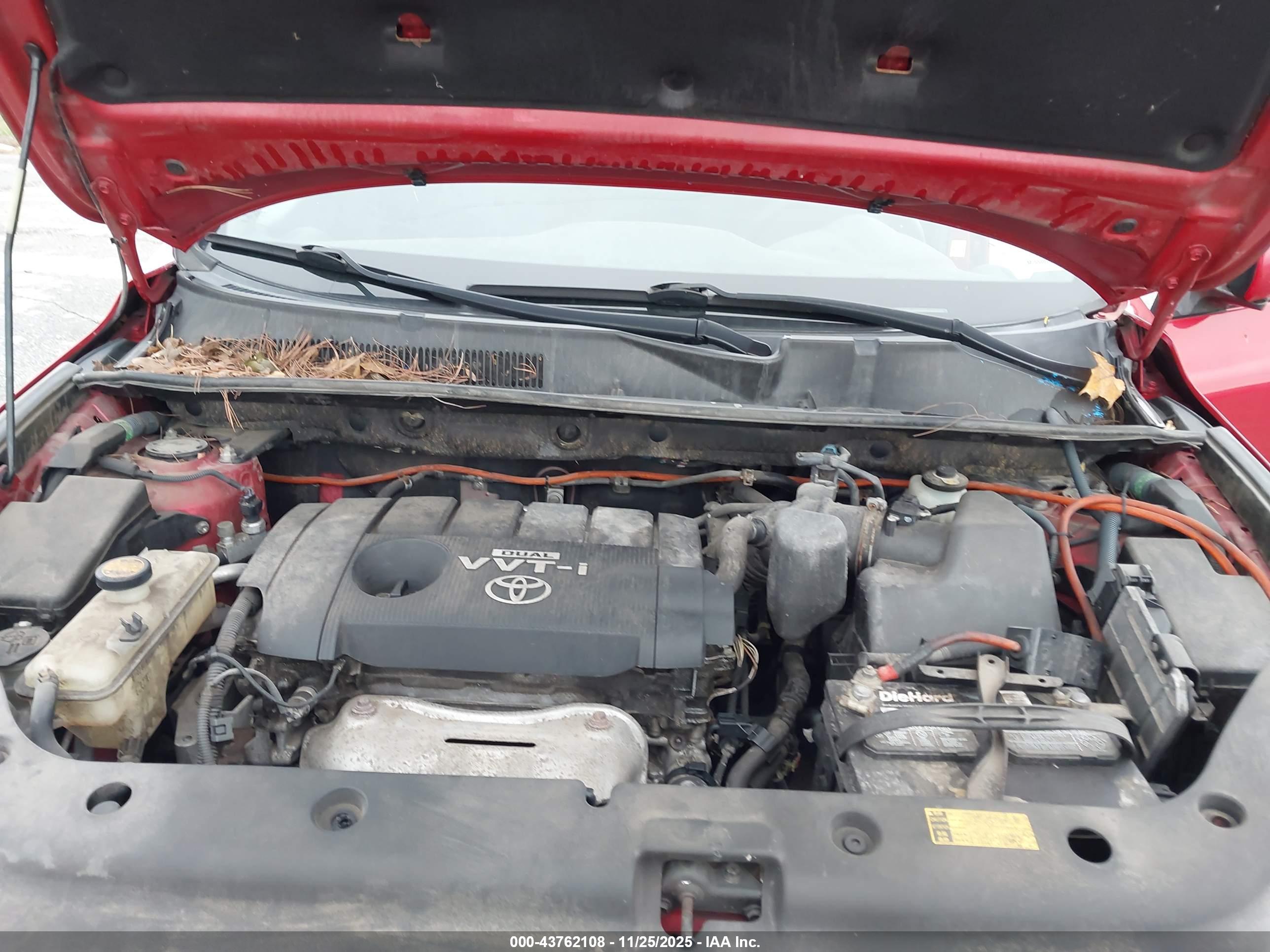 TOYOTA RAV4 image 10