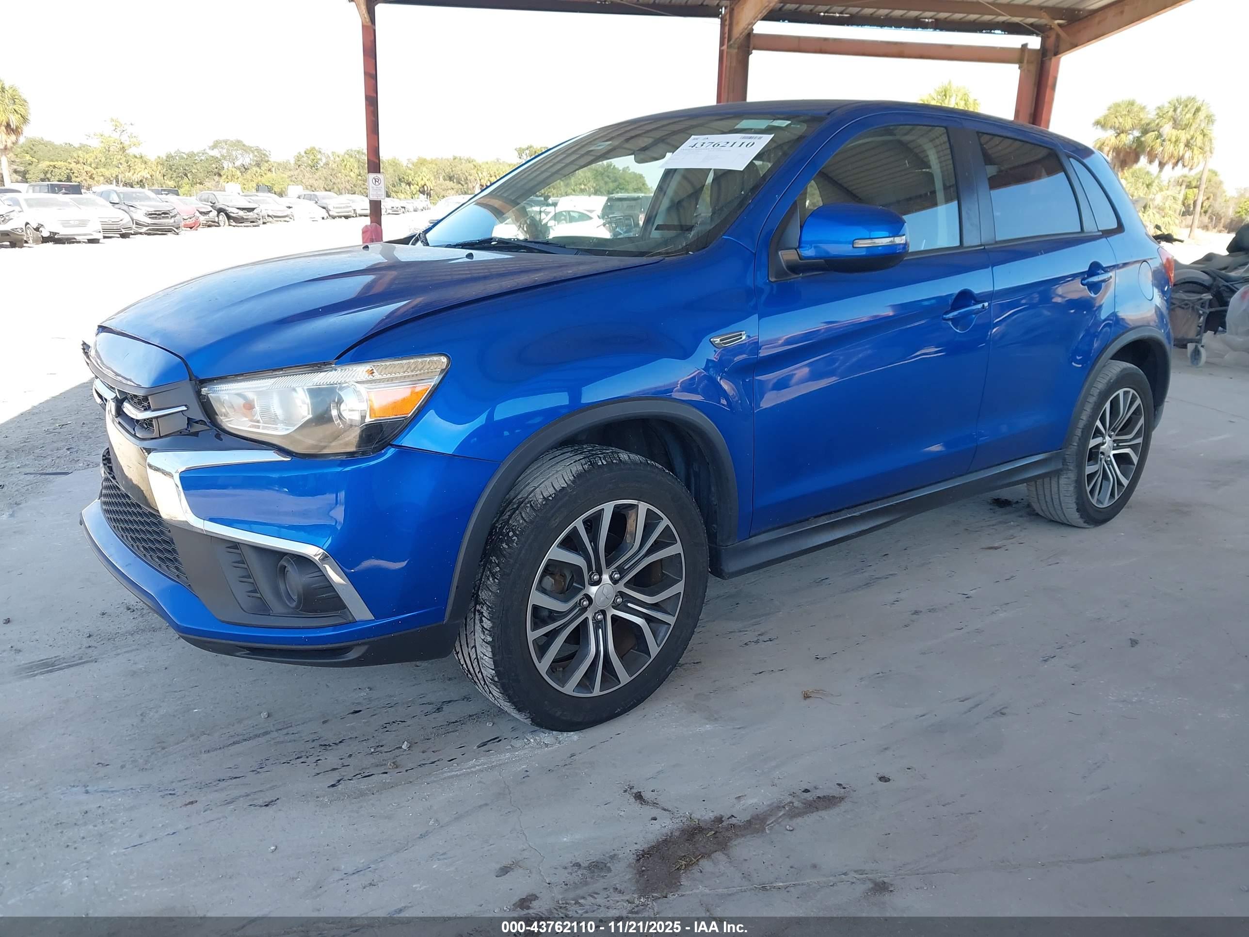 MITSUBISHI OUTLANDER image 2
