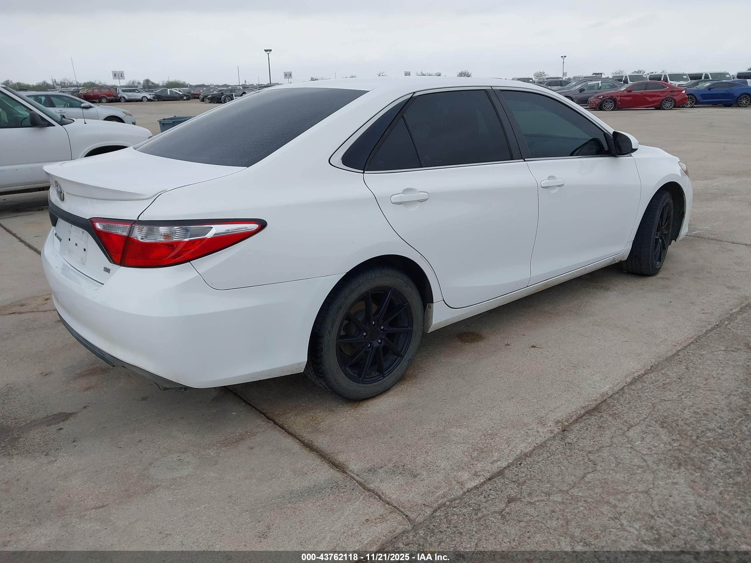 TOYOTA CAMRY image 4